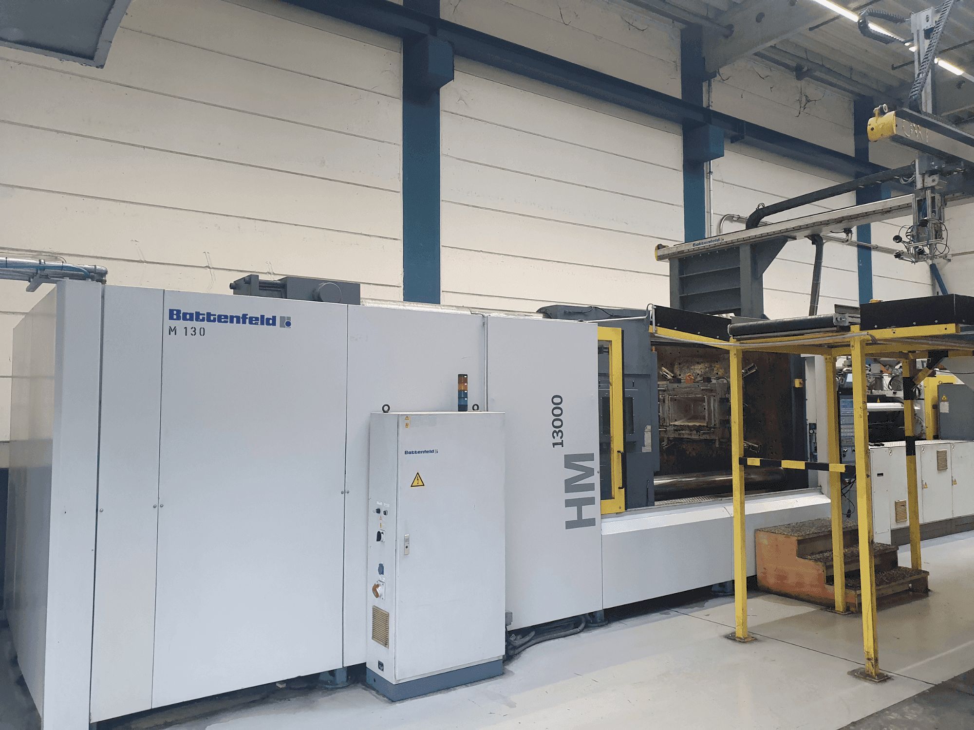 Widok z przodu maszyny Battenfeld HM 13000/12000
