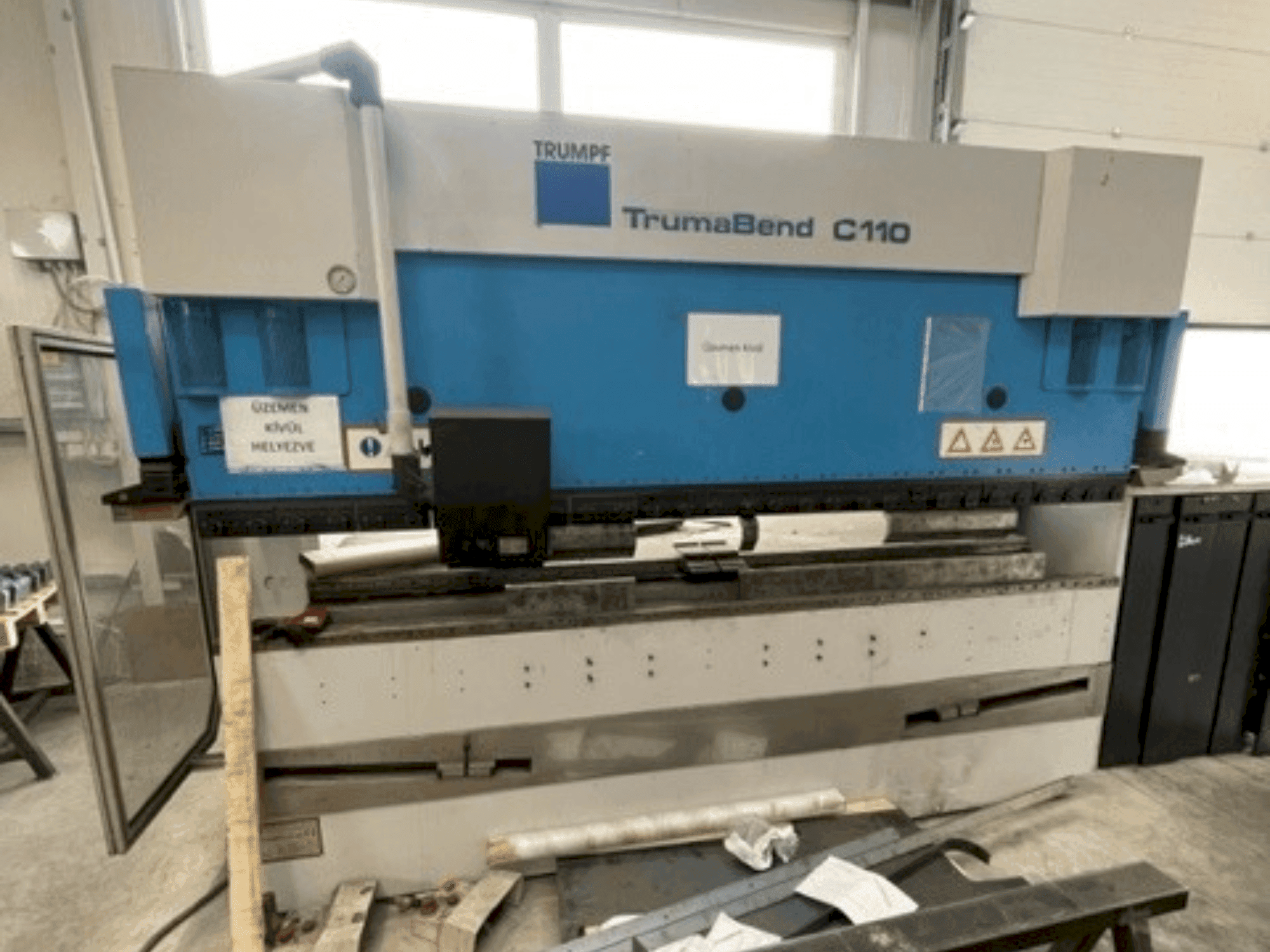 Widok z przodu maszyny TRUMPF TrumaBend C110