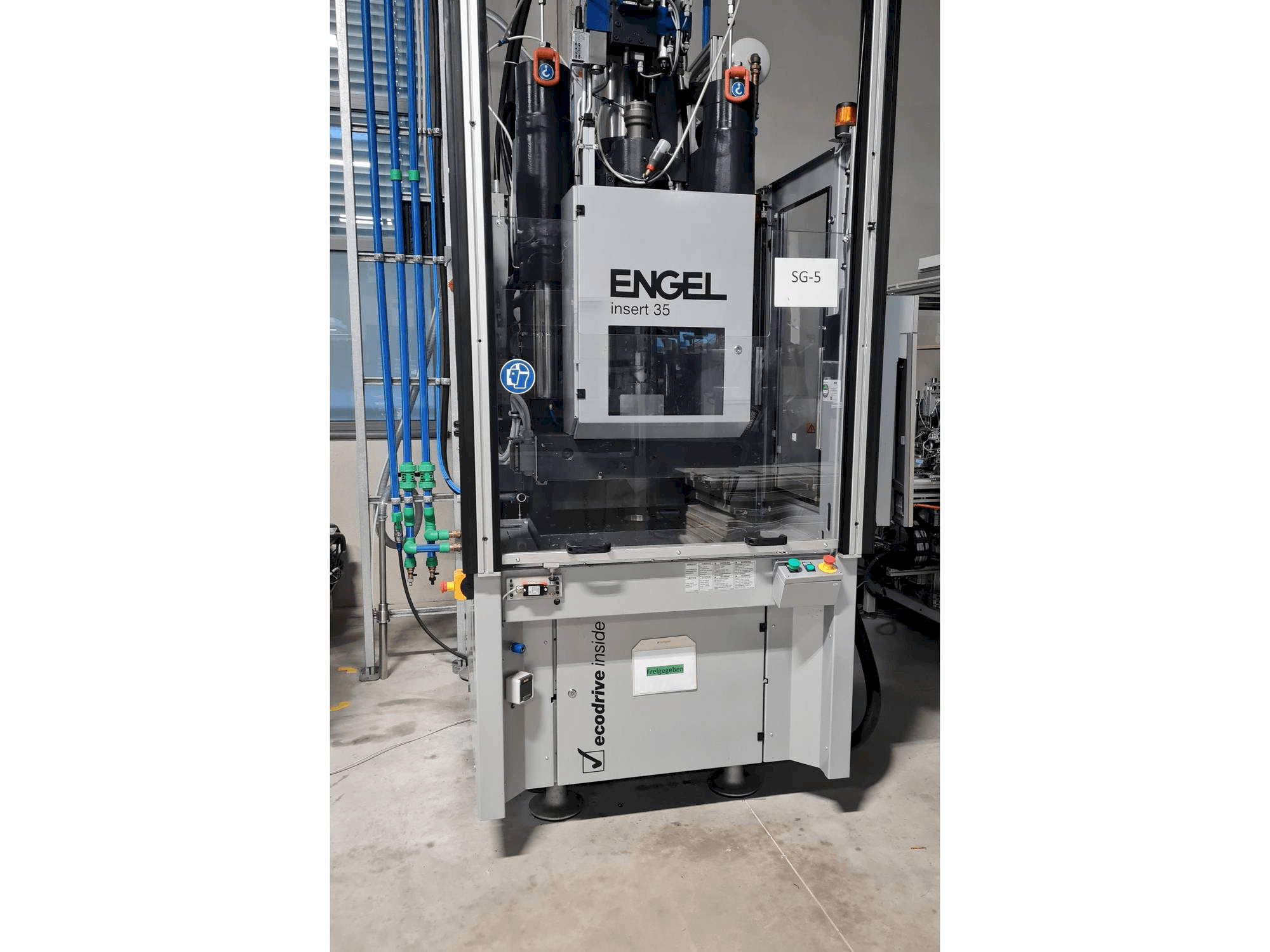 Widok z przodu maszyny Engel insert 60V-35 single XS ecodrive