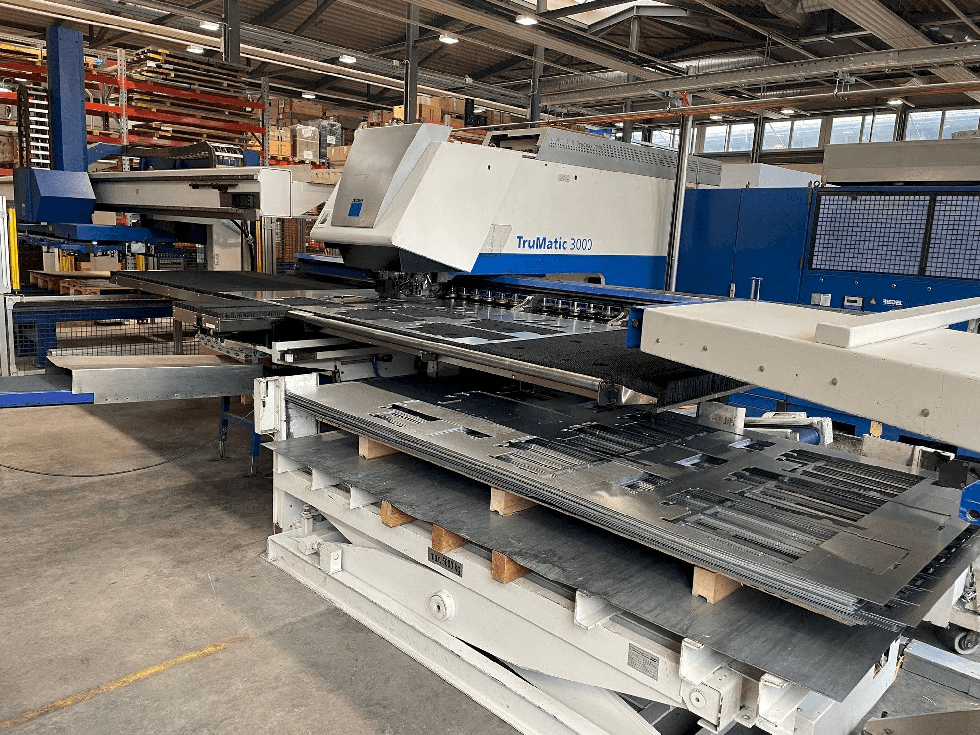 Widok z przodu maszyny TRUMPF Trumatic 3000