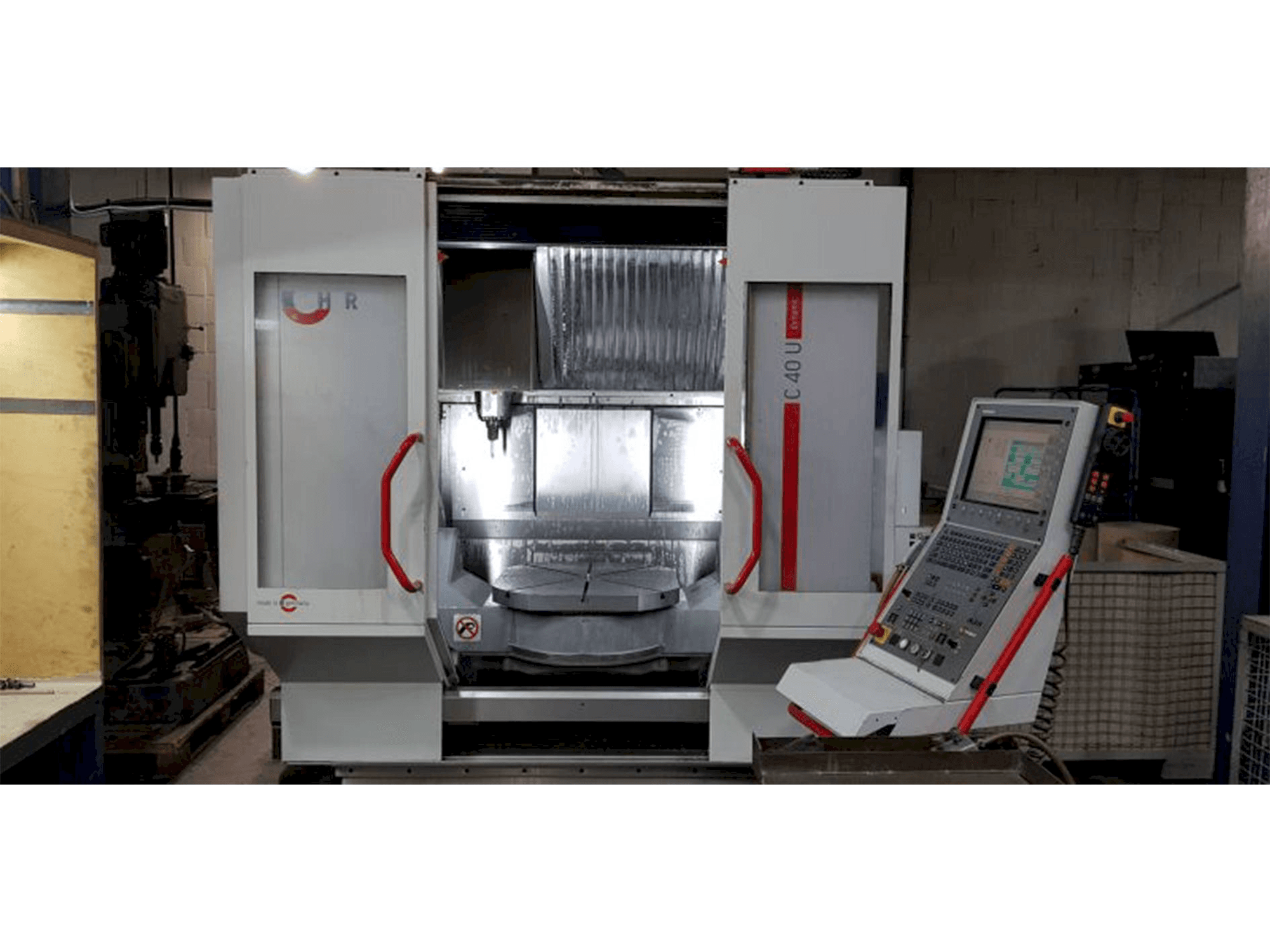 Widok z przodu maszyny HERMLE C40 U MT