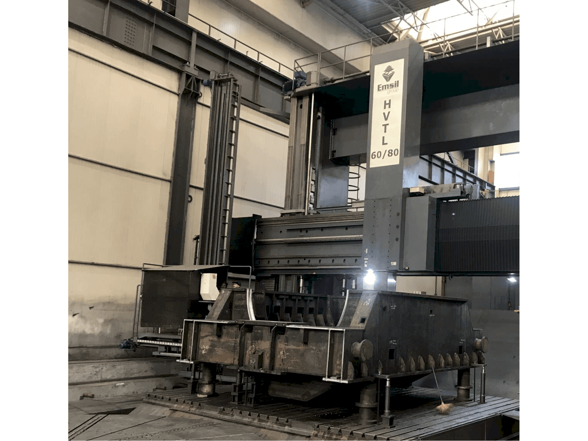 Widok z przodu maszyny Emsil HVTL 60/80