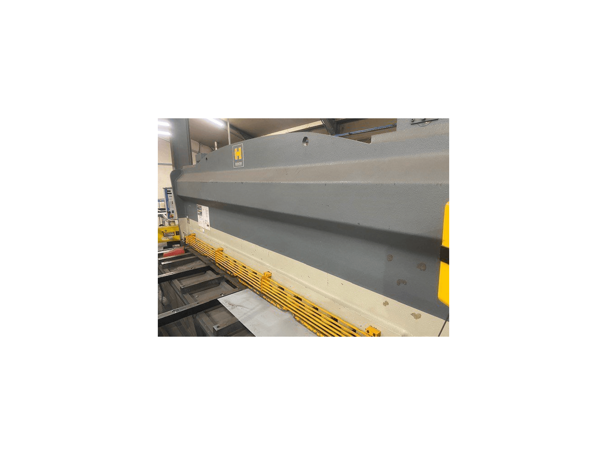 Widok z przodu maszyny HACO HSL