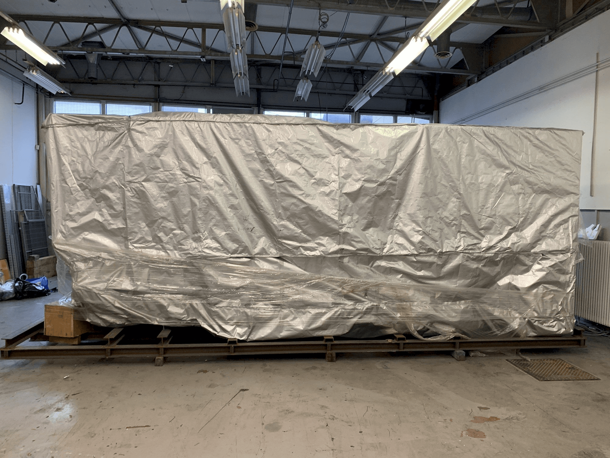 Widok z przodu maszyny YCM NH 500A