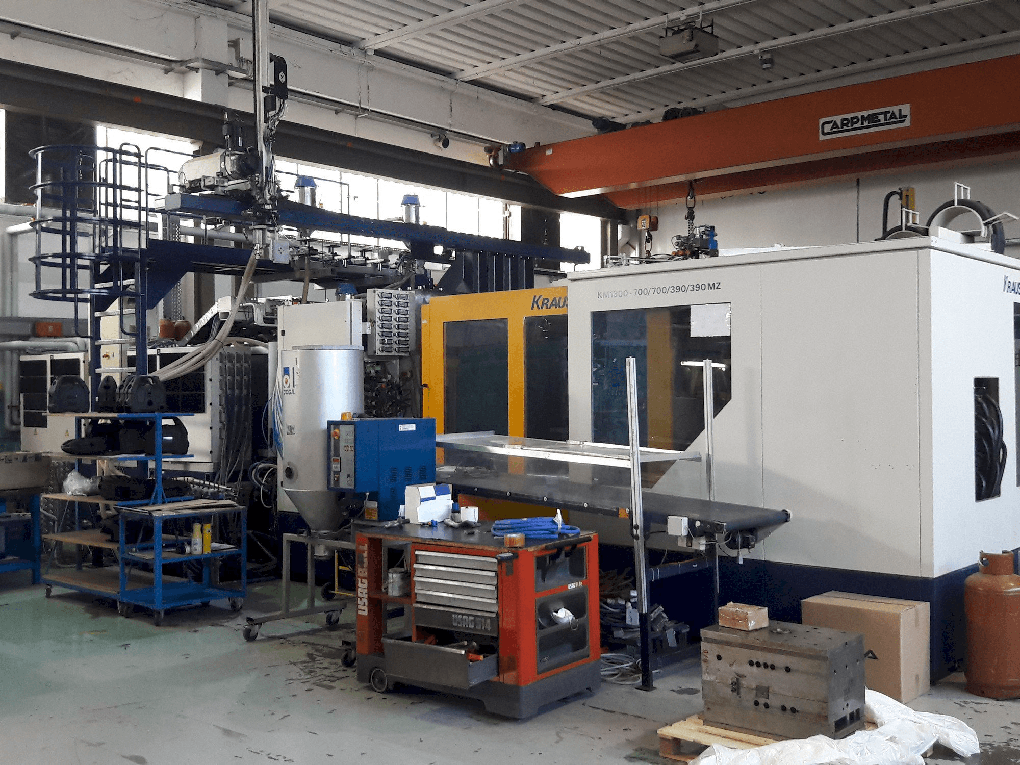 Widok z przodu maszyny Krauss Maffei 1300-700-700-390-390 MZ