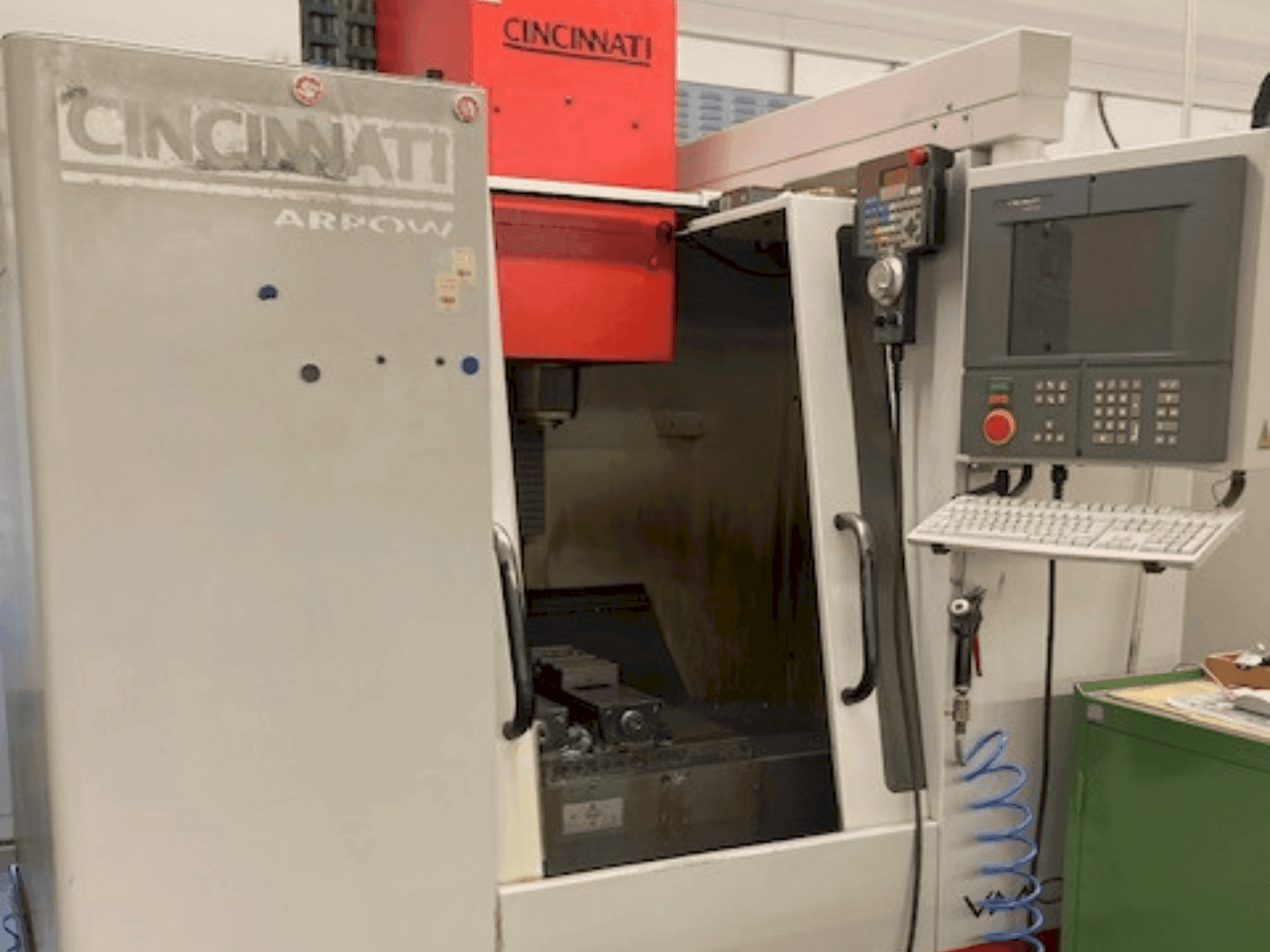 Widok z przodu maszyny Cincinnati Arrow 500