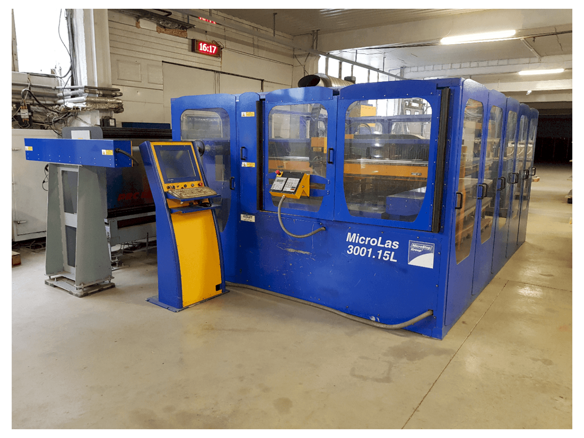 Widok z przodu maszyny MicroStep MicroLas 3001.15L