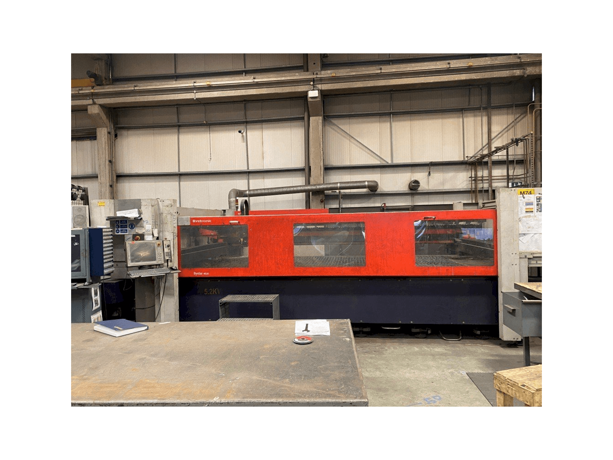 Widok z przodu maszyny Bystronic Bystar 4020