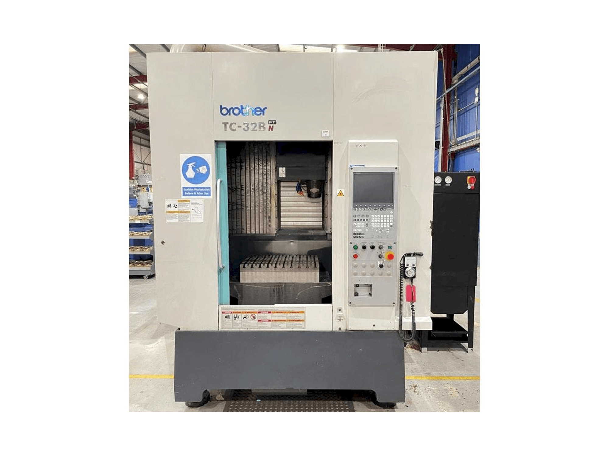 Widok z przodu maszyny Brother TC-32BN FT