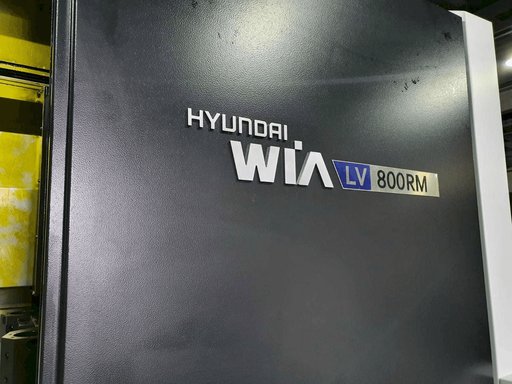 Widok z przodu maszyny Hyundai Wia LV800RM