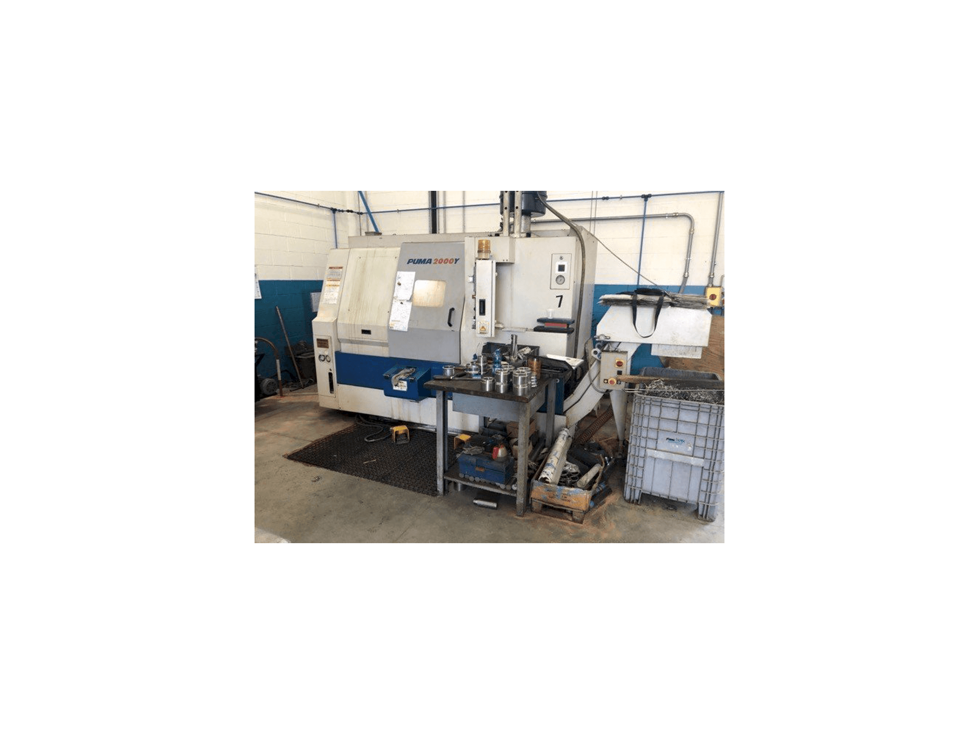 Widok z przodu maszyny DAEWOO Puma 2000Y