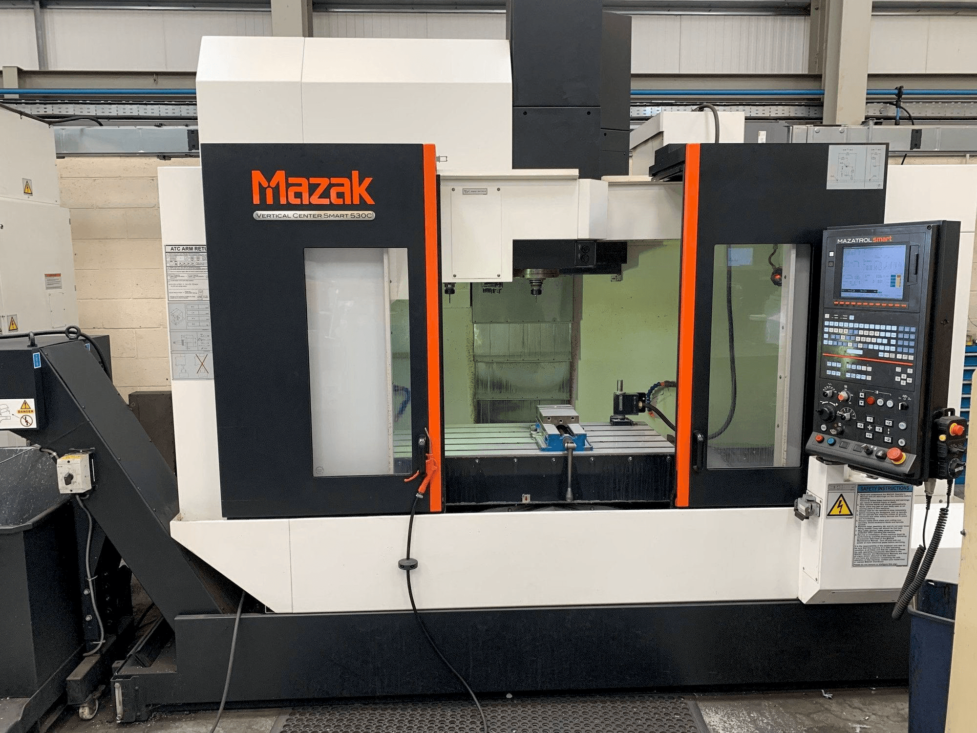 Widok z przodu maszyny Mazak Smart 530C