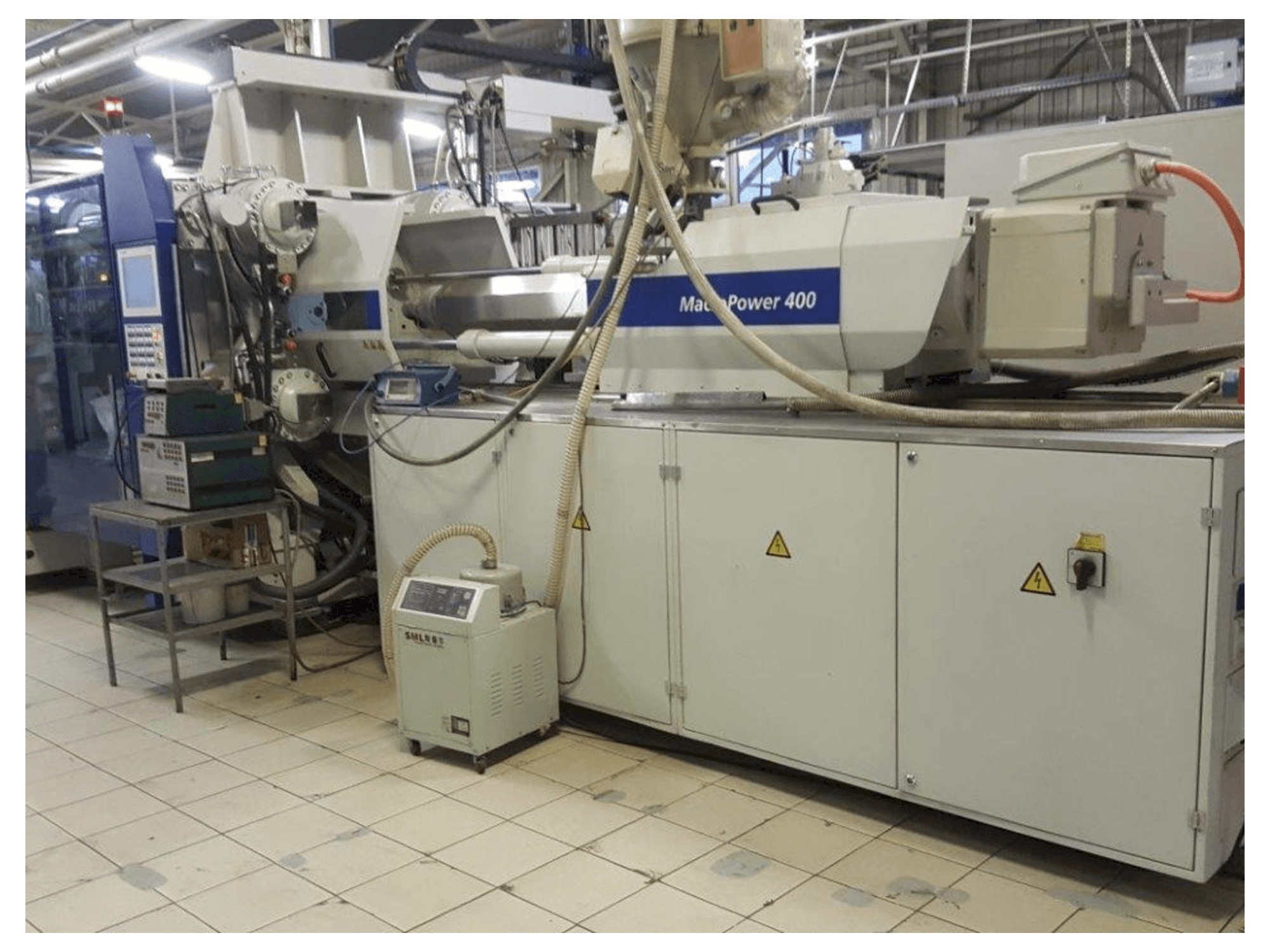 Widok z przodu maszyny Battenfeld Macro Power 400/3400