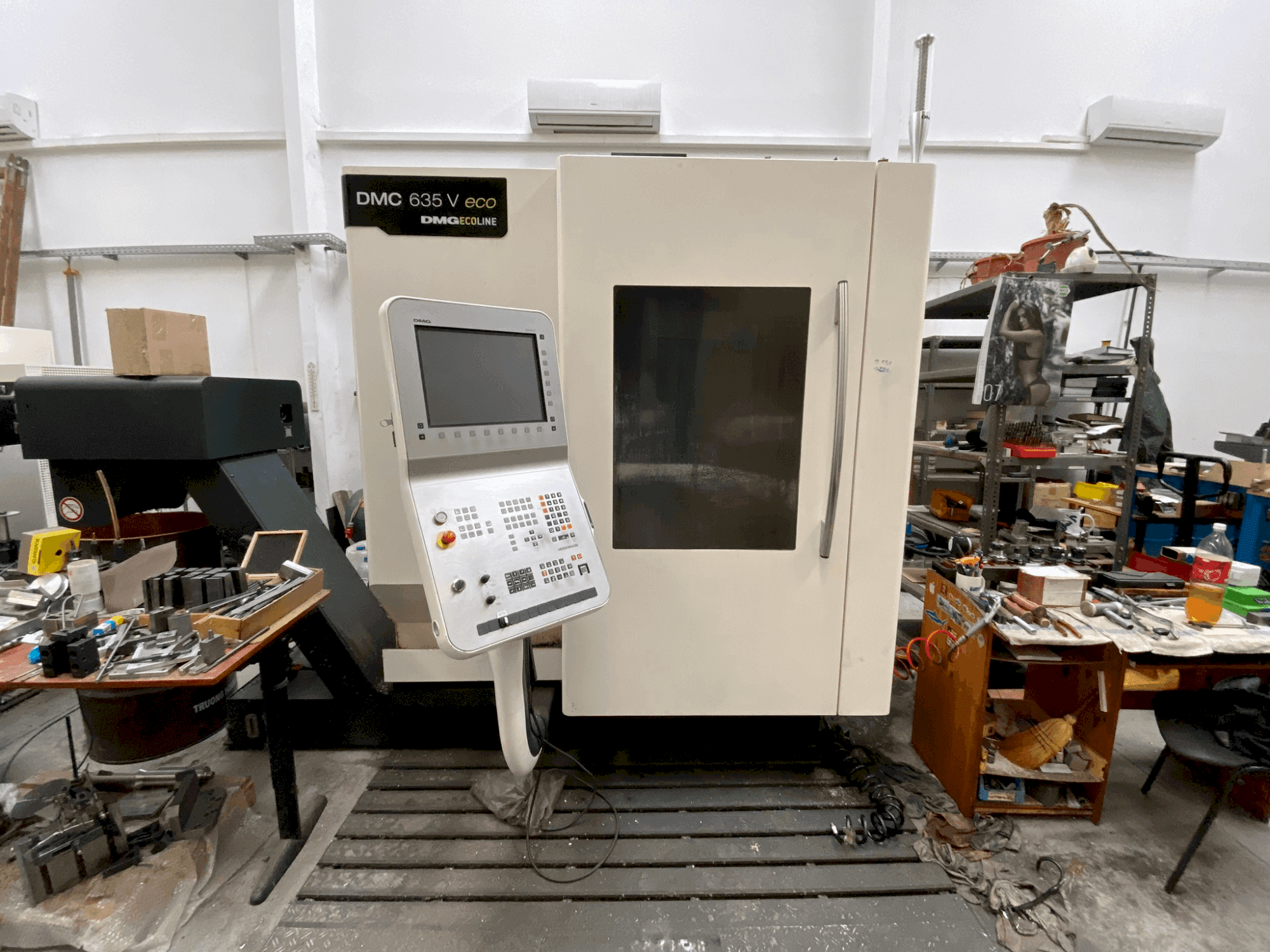 Widok z przodu maszyny DMG MORI DMC 635 V eco