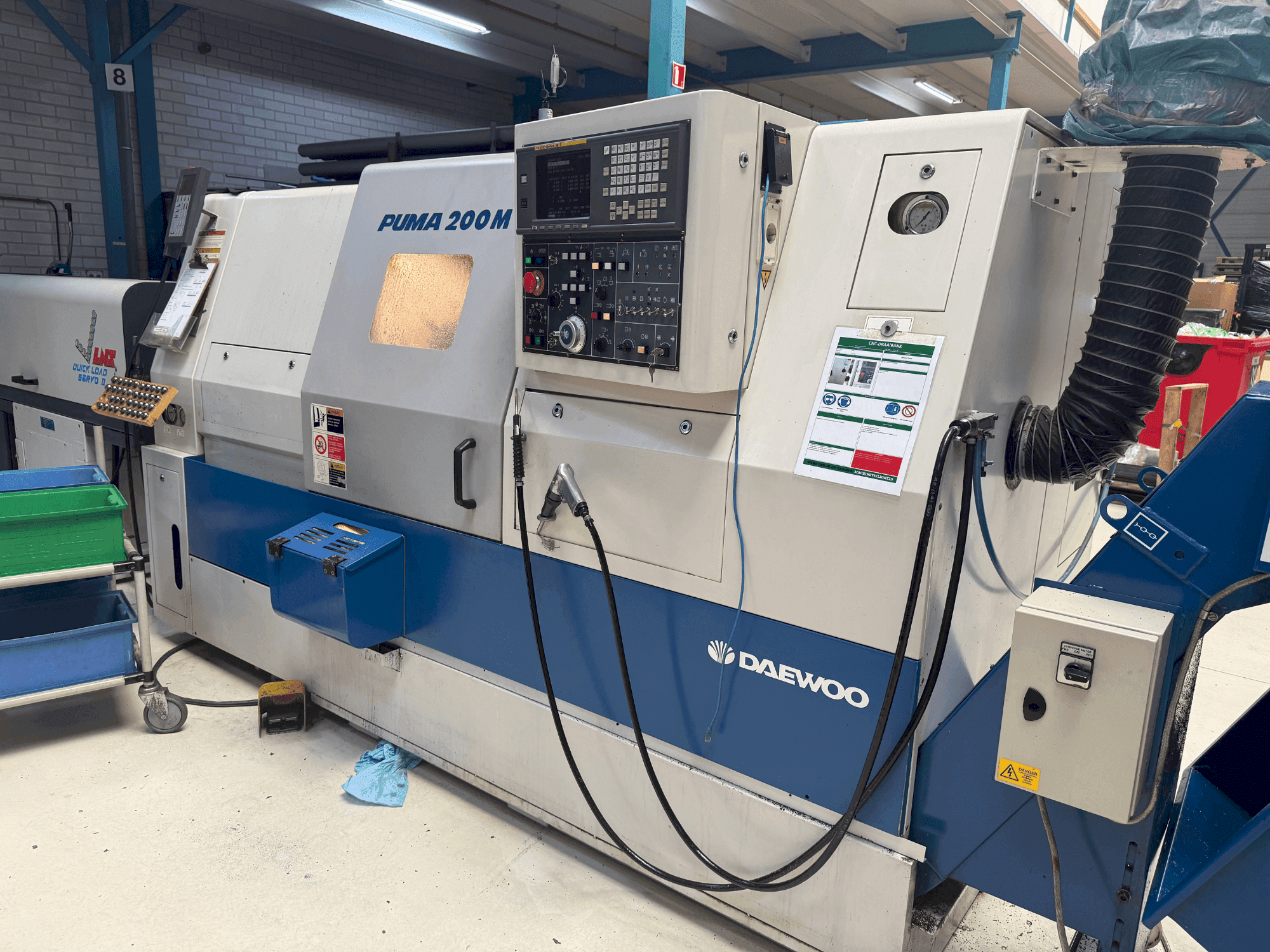 Widok z przodu maszyny DAEWOO Puma 200 LMC