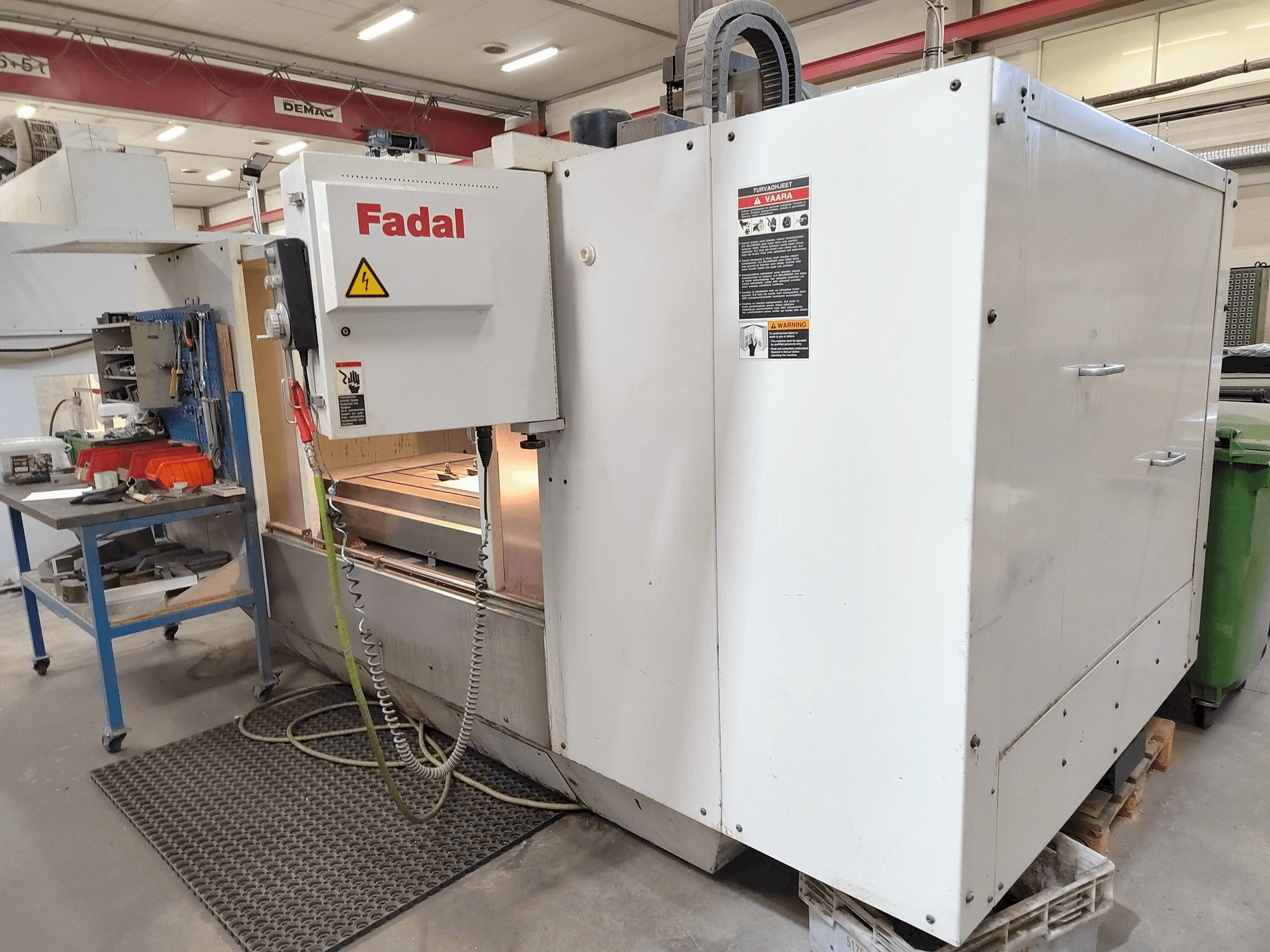Widok z przodu maszyny FADAL VMC 6030HT
