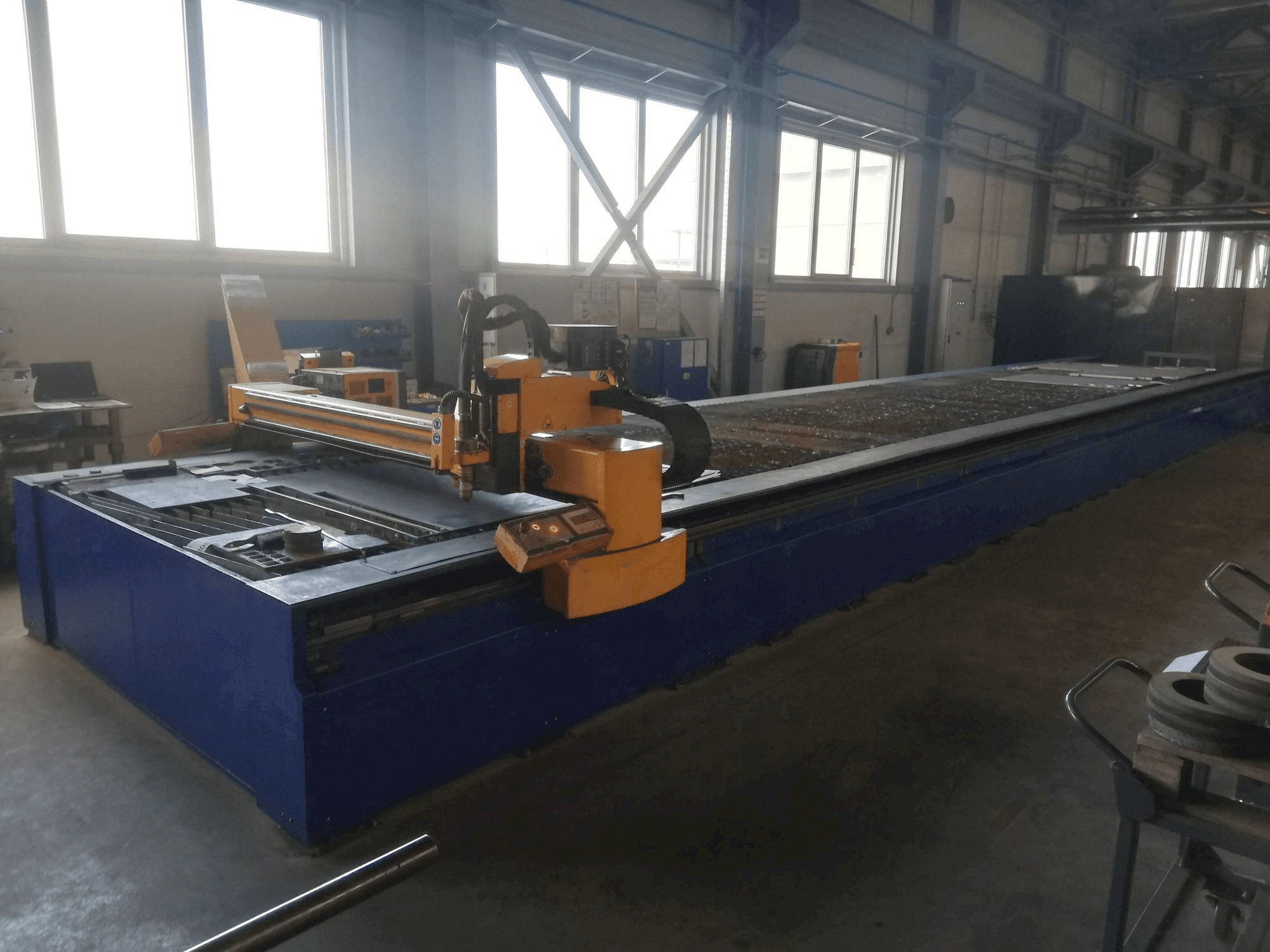 Widok z przodu maszyny MicroStep Pls 13501.20 P