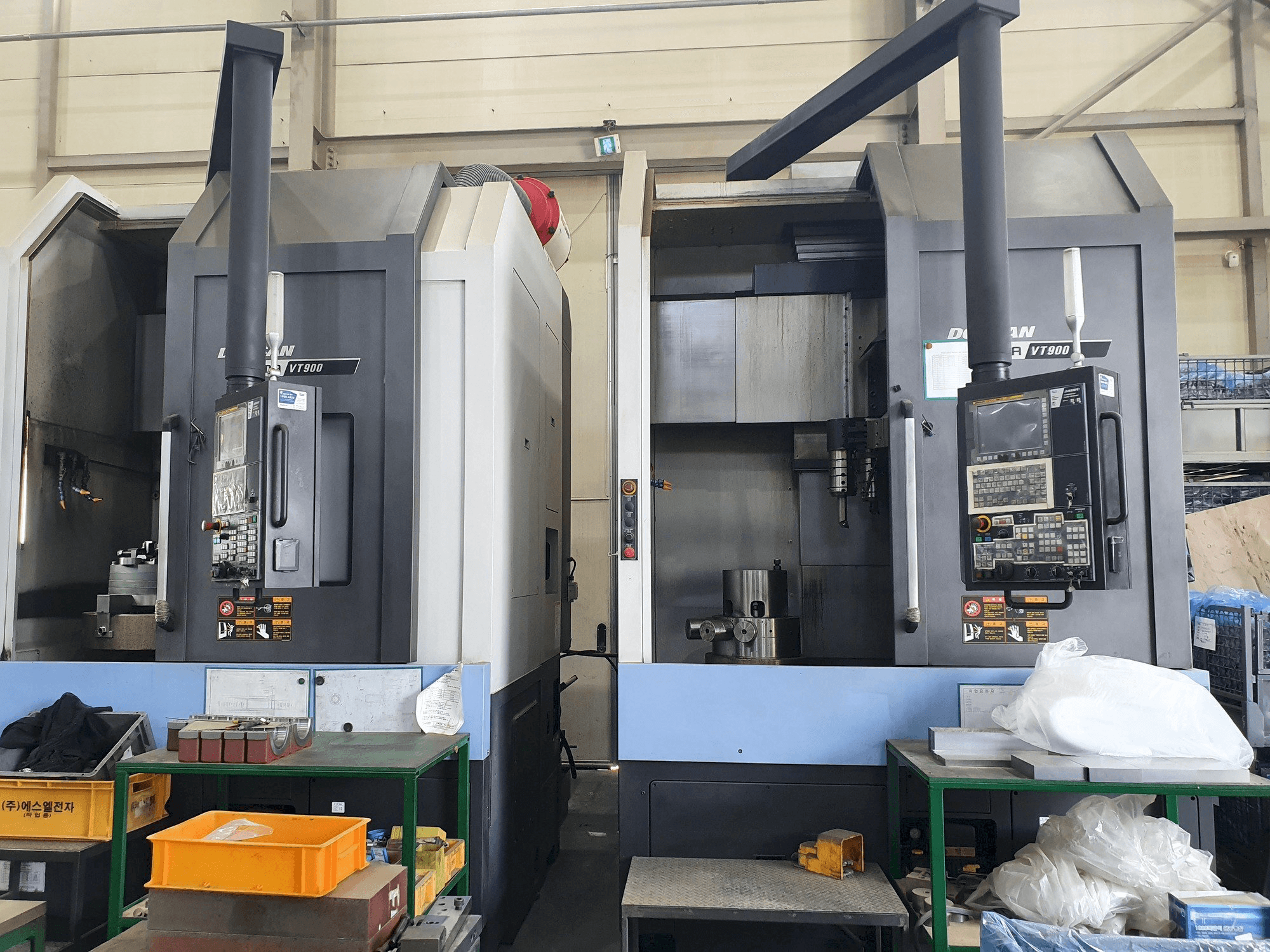 Widok z przodu maszyny Doosan PUMA VT900
