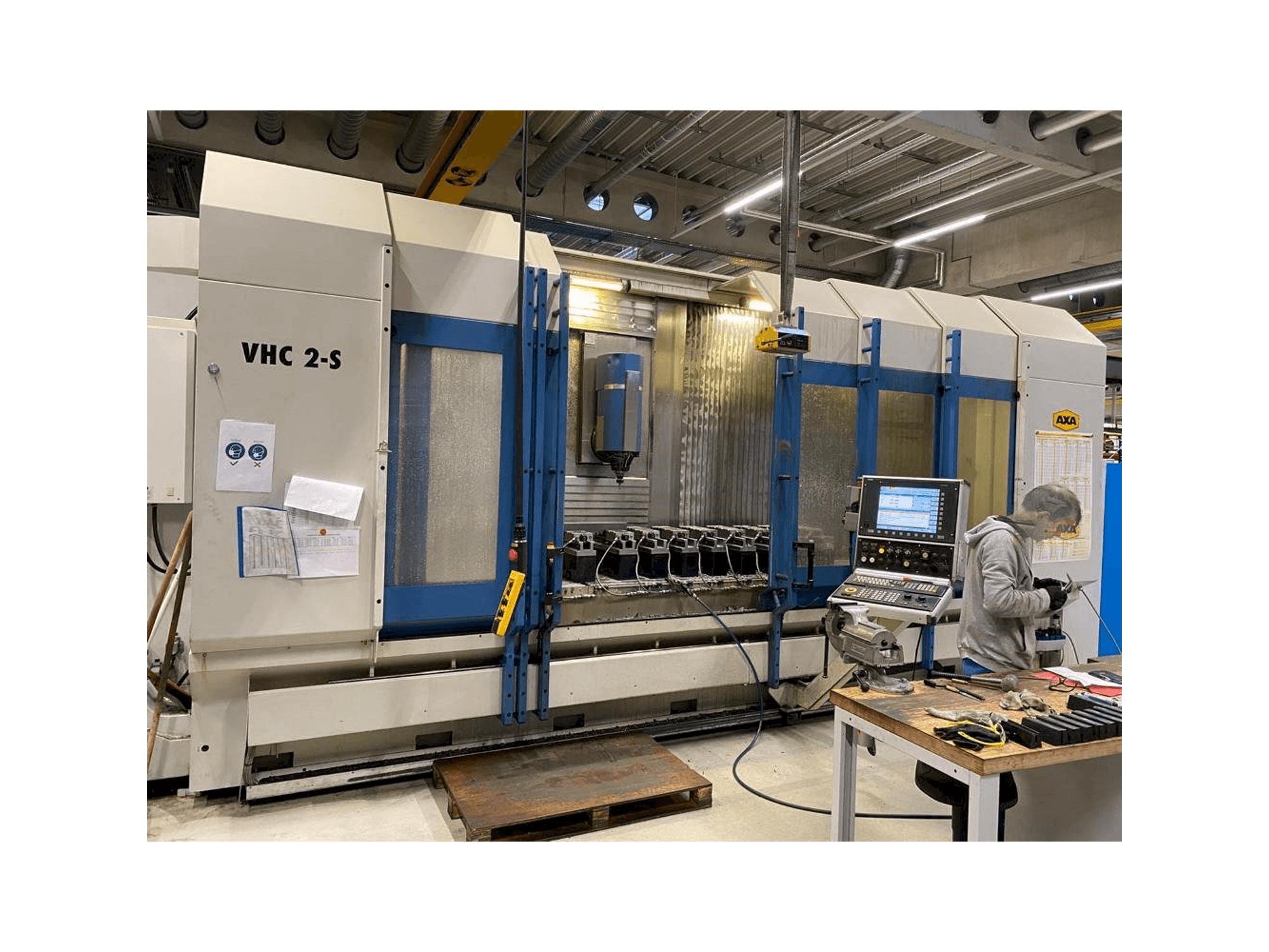 Widok z przodu maszyny AXA VHC 2-3500 S