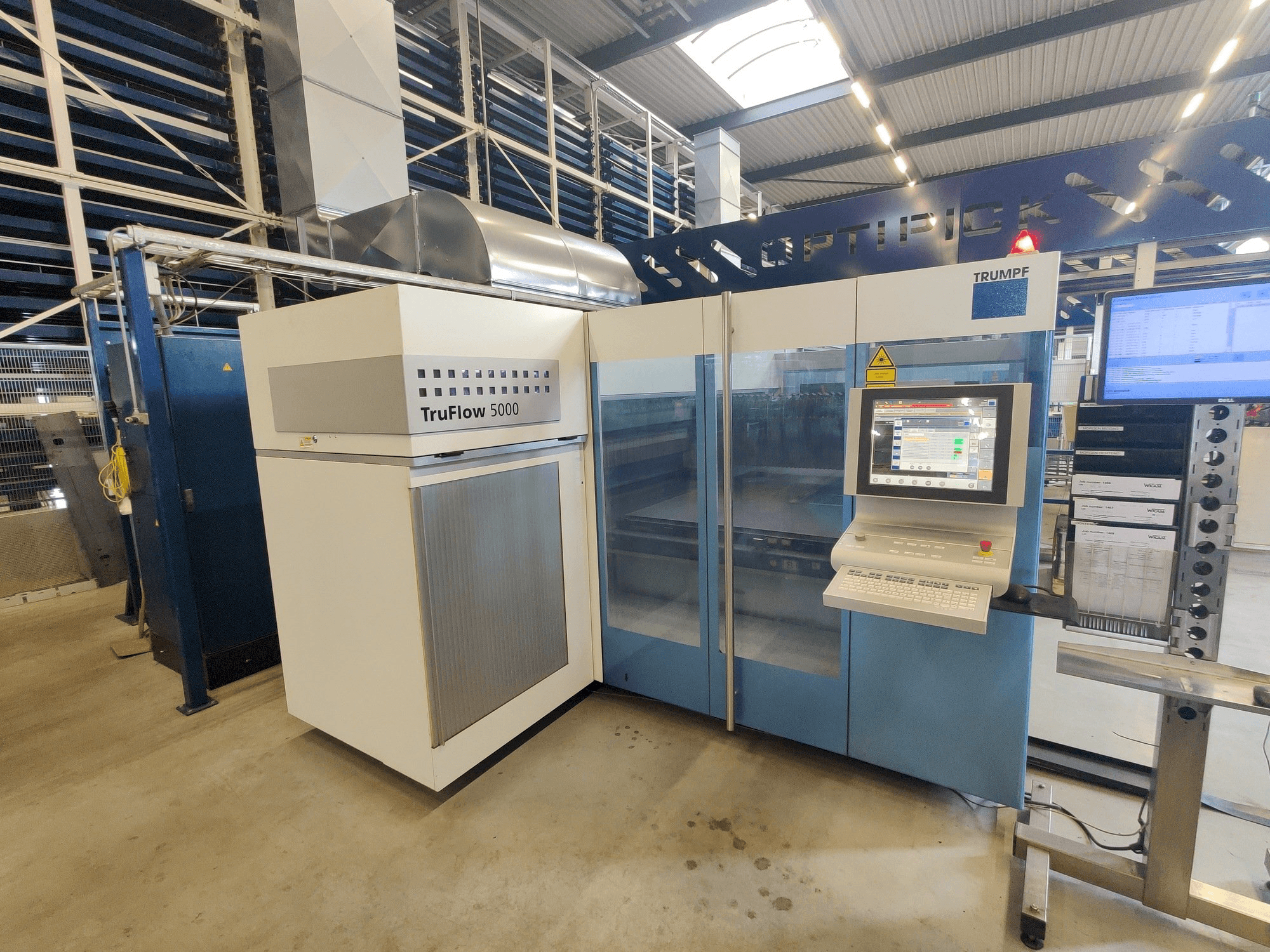 Widok z przodu maszyny Trumpf TruLaser 3030