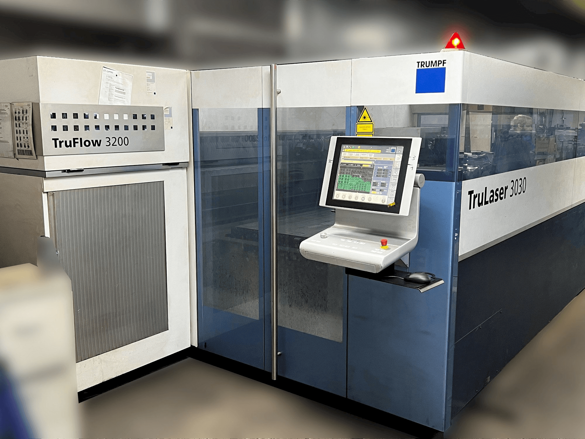 Widok z przodu maszyny Trumpf Trulaser 3030
