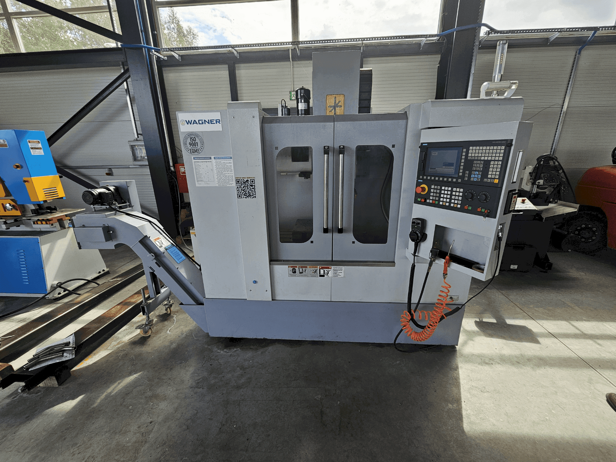 Widok z przodu maszyny WAGNER WMC 600 L