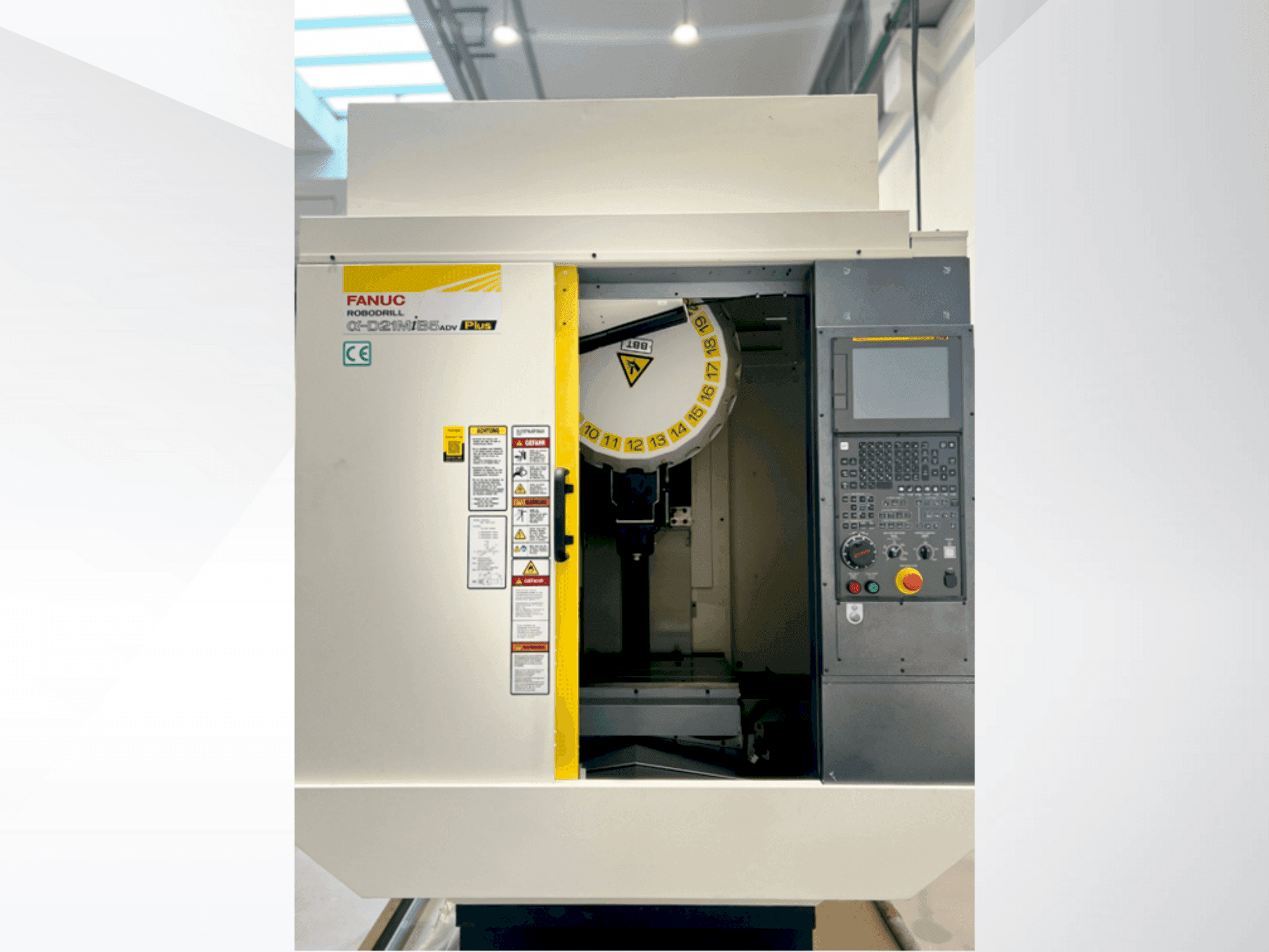 Widok z przodu maszyny FANUC α-D21MiB5ADV Plus