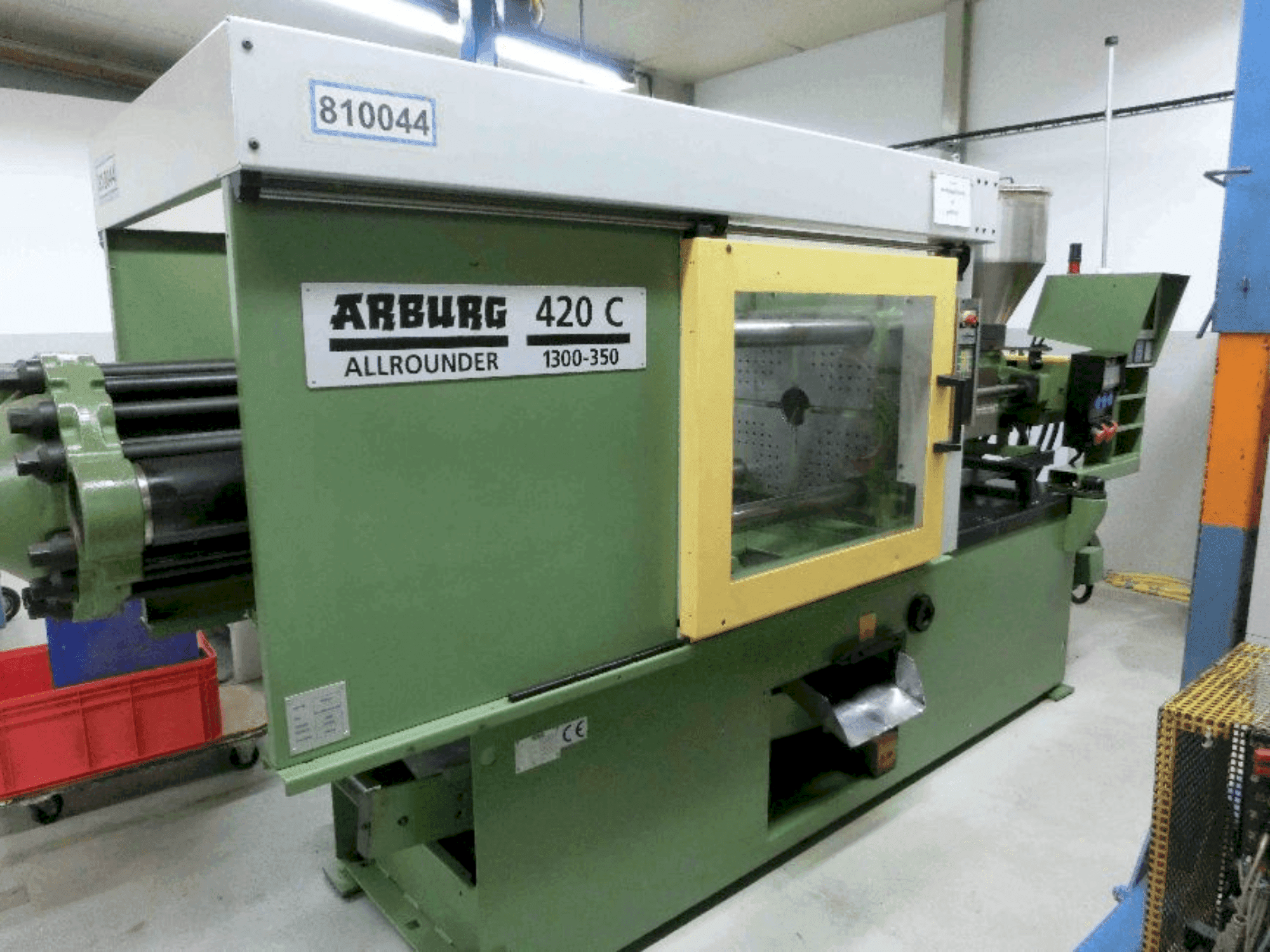 Widok z przodu maszyny Arburg Allrounder 420C 1300-350