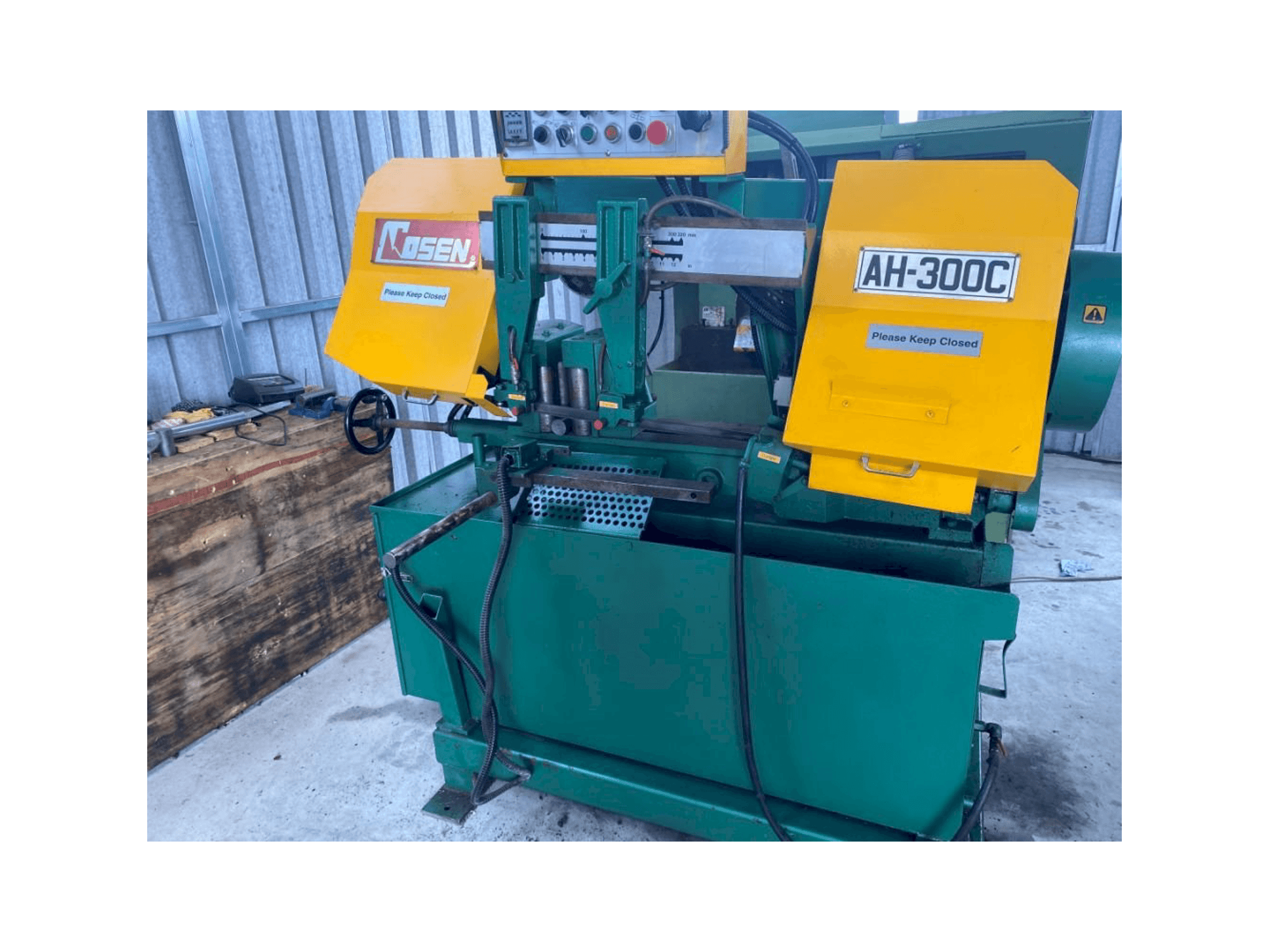 Widok z przodu maszyny Cosen AH300C