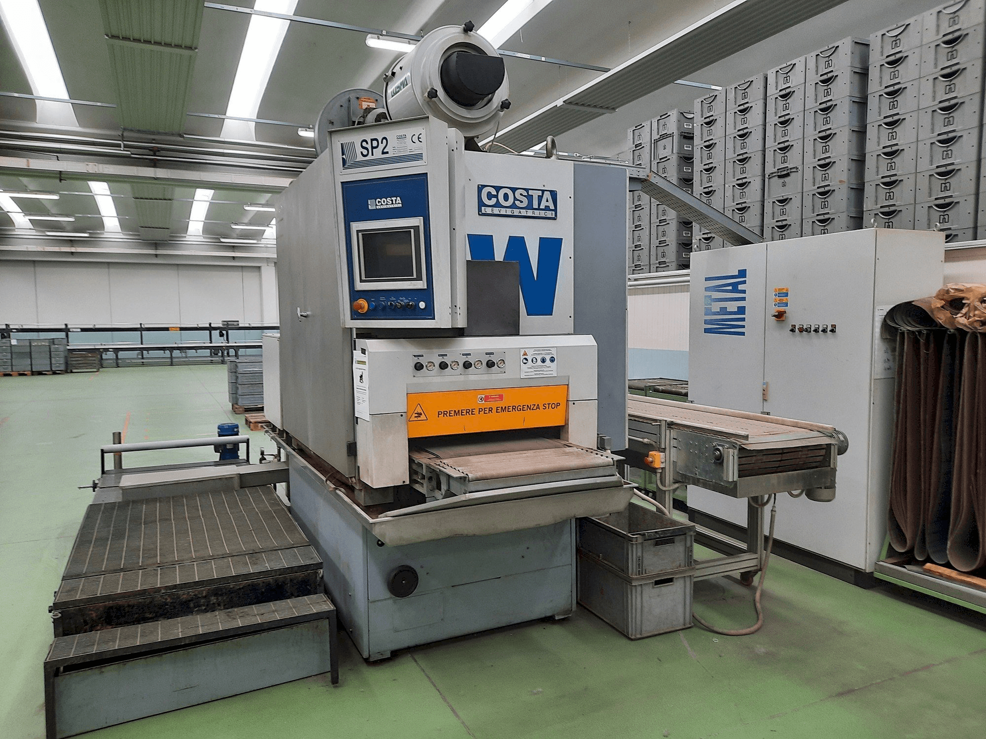 Widok z przodu maszyny Costa CCCC 600