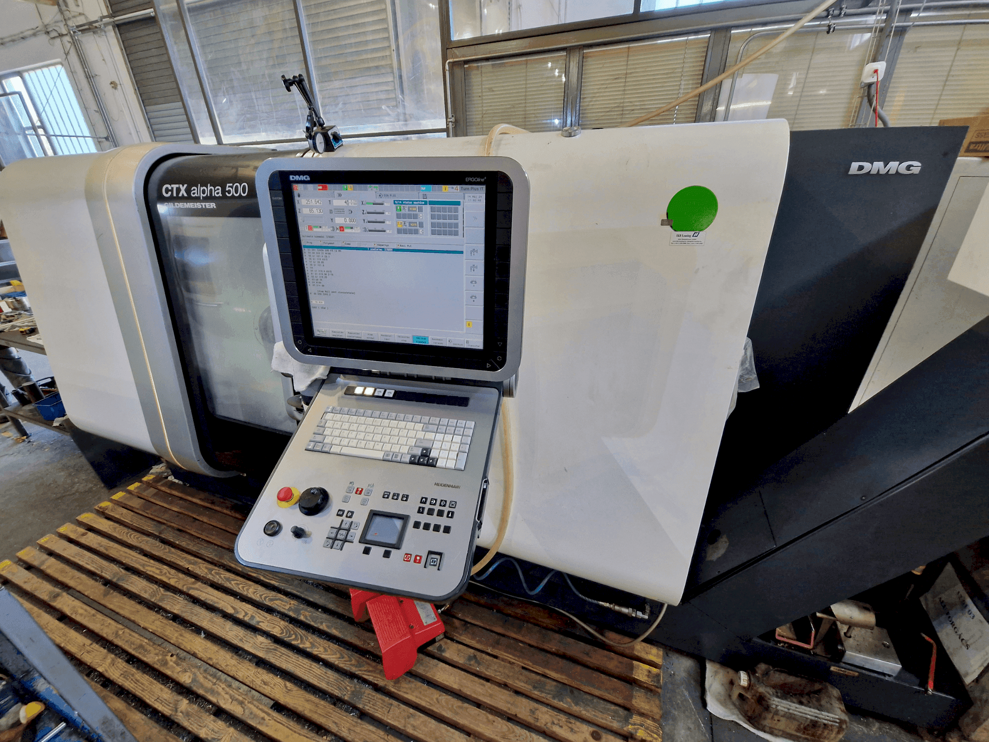 Widok z przodu maszyny DMG MORI CTX ALPHA 500 V6