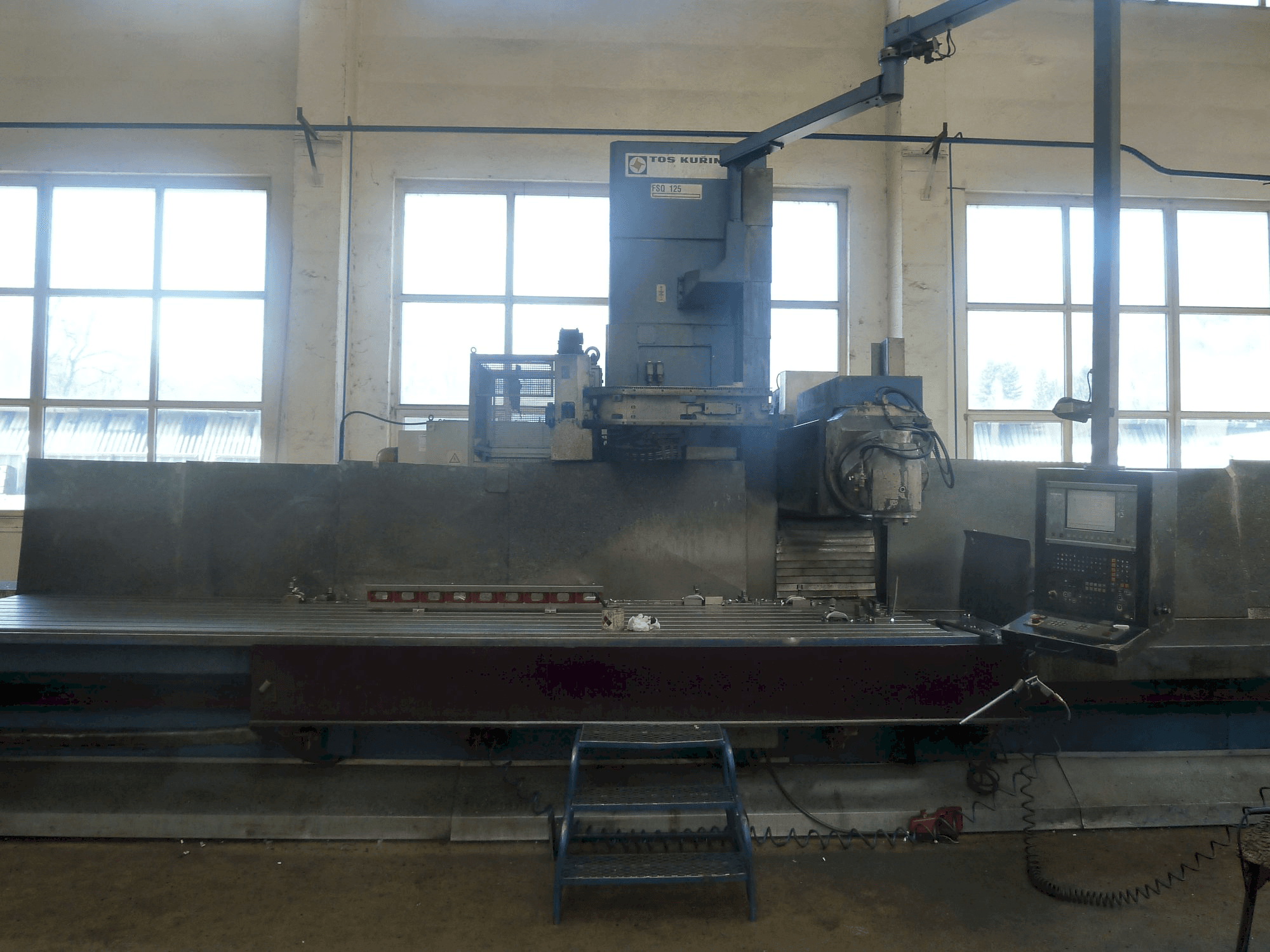 Widok z przodu maszyny TOS FSQ 125-OR/A5