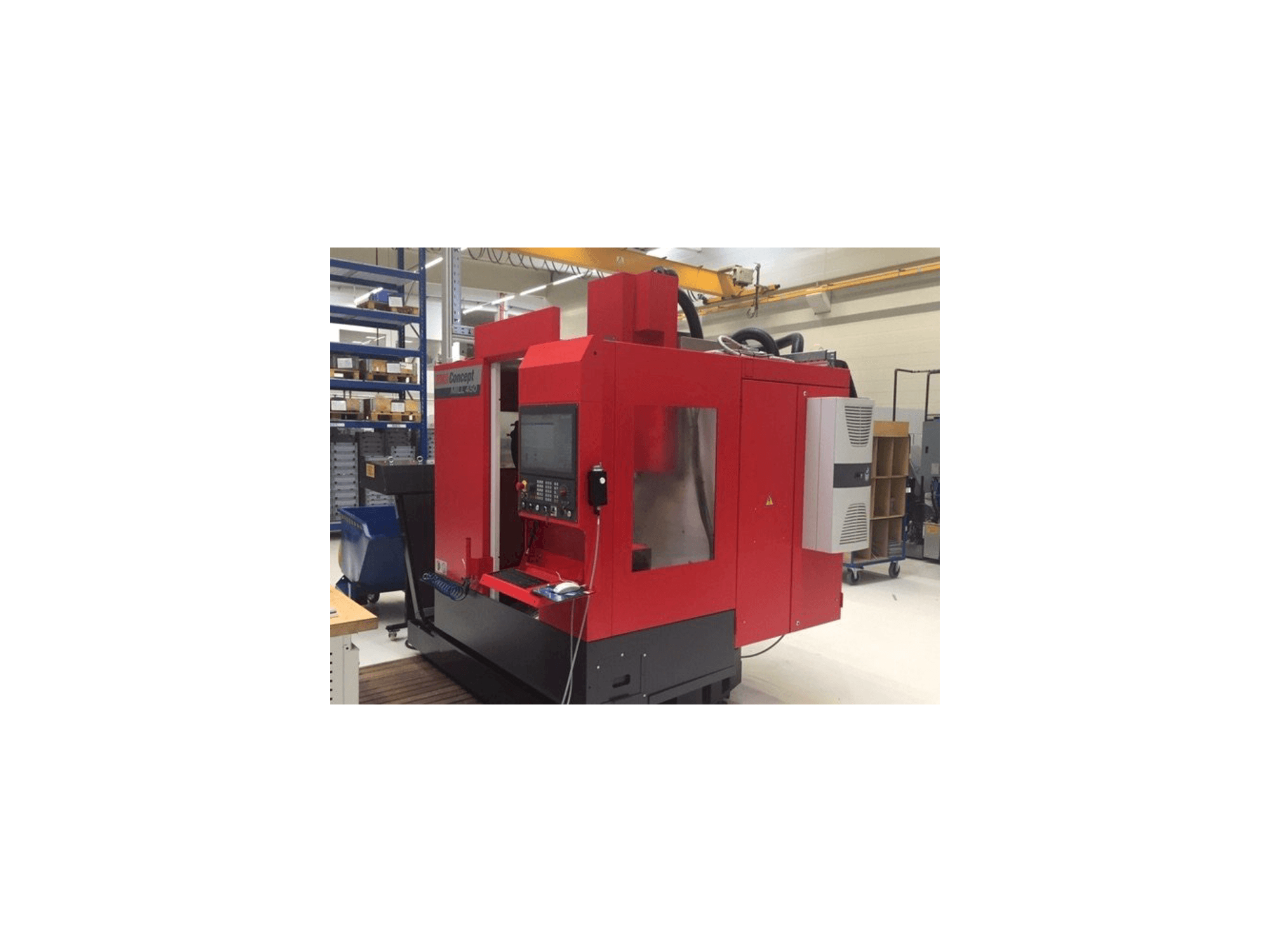 Widok z przodu maszyny EMCO Concept Mill 450