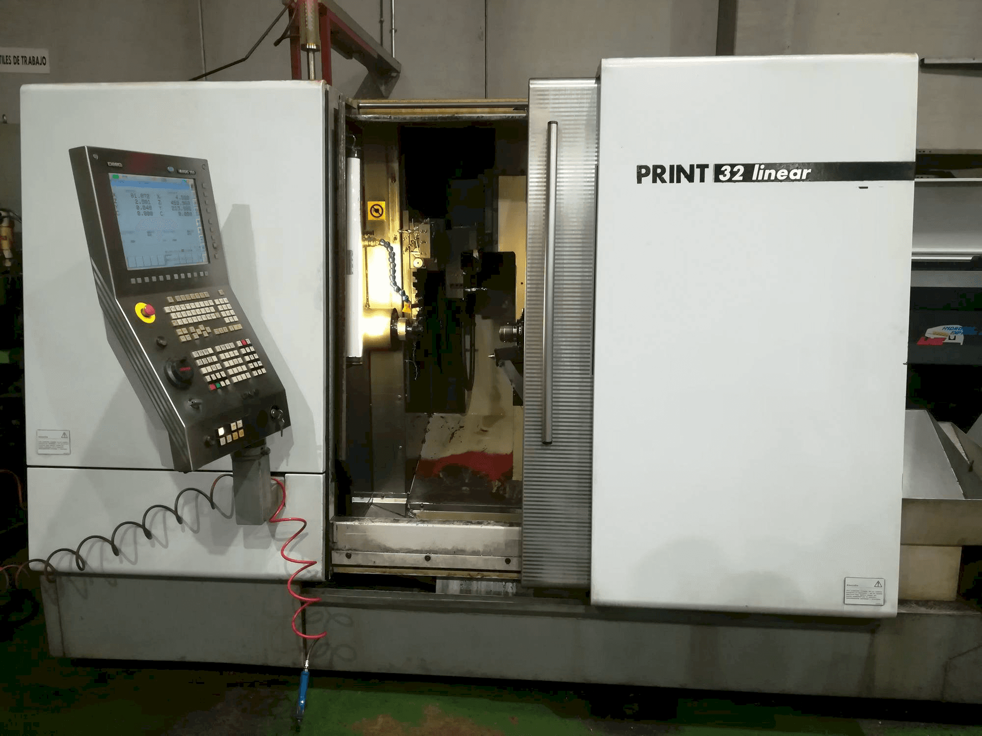 Widok z przodu maszyny Gildemeister Sprint 32 linear