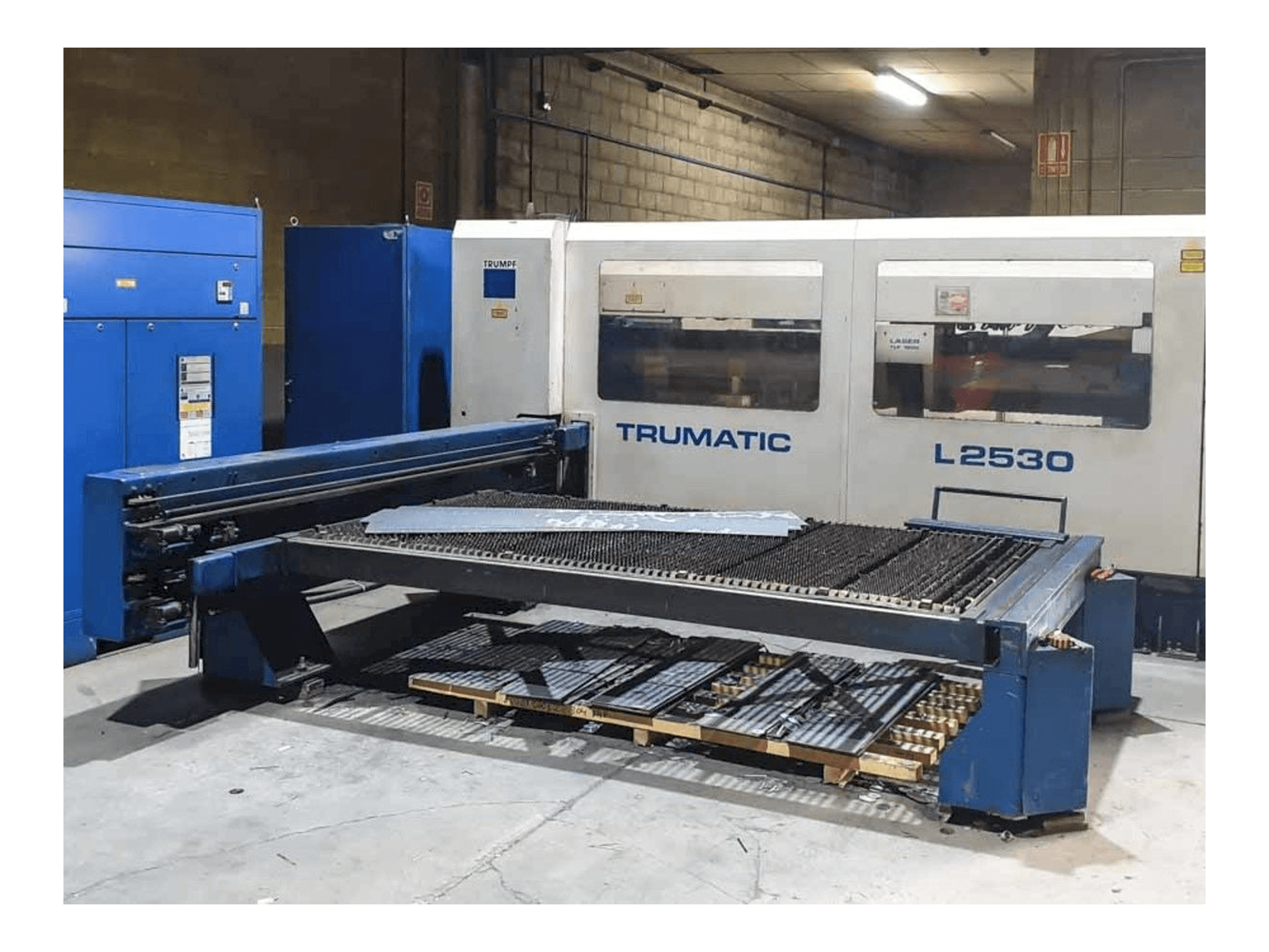 Widok z przodu maszyny Trumpf Trumatic L2530