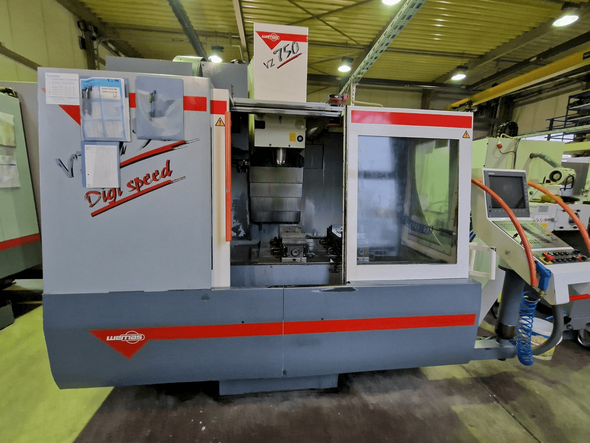 Widok z przodu maszyny WEMAS VZ 750