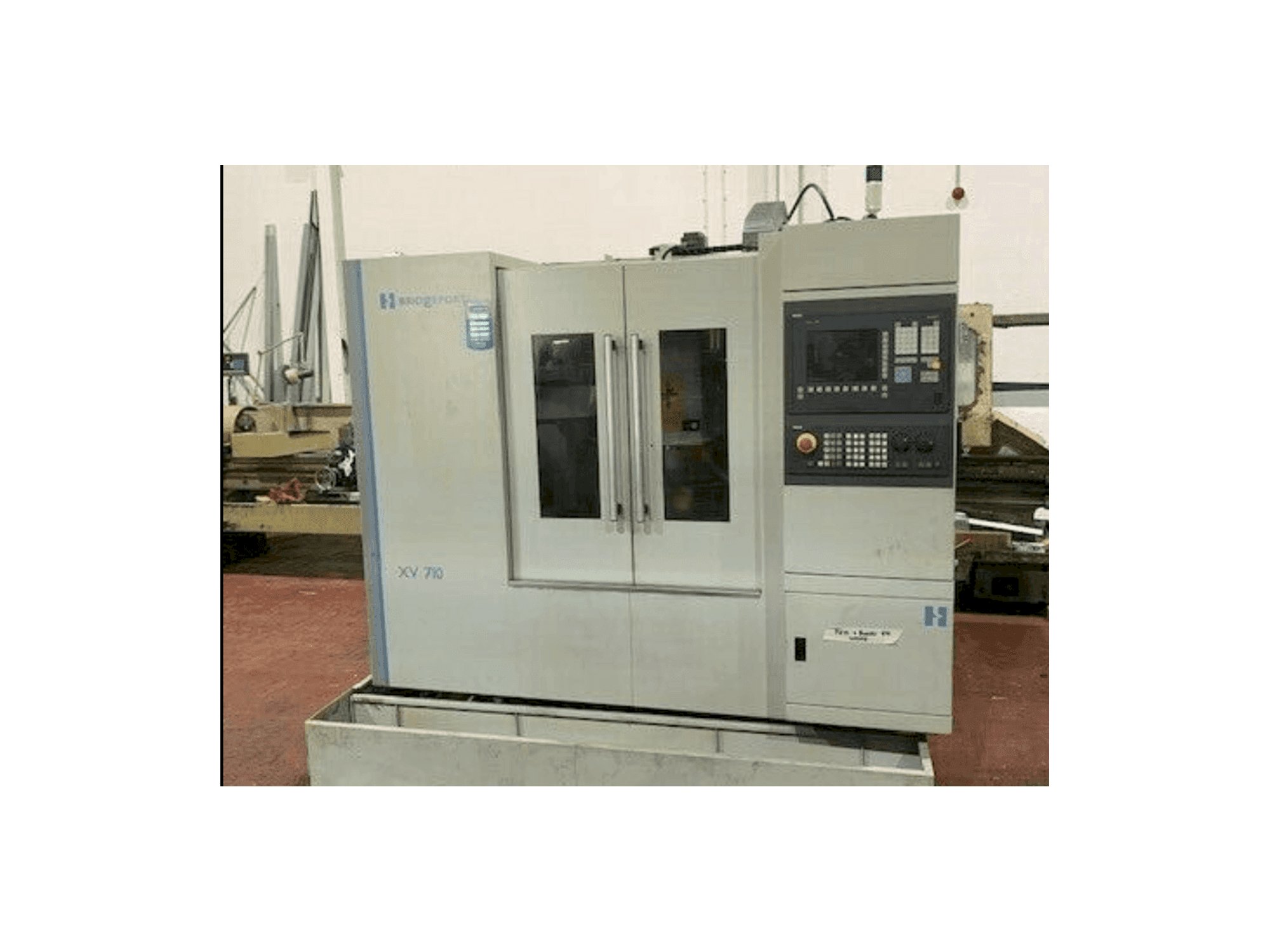 Widok z przodu maszyny Bridgeport XV 710