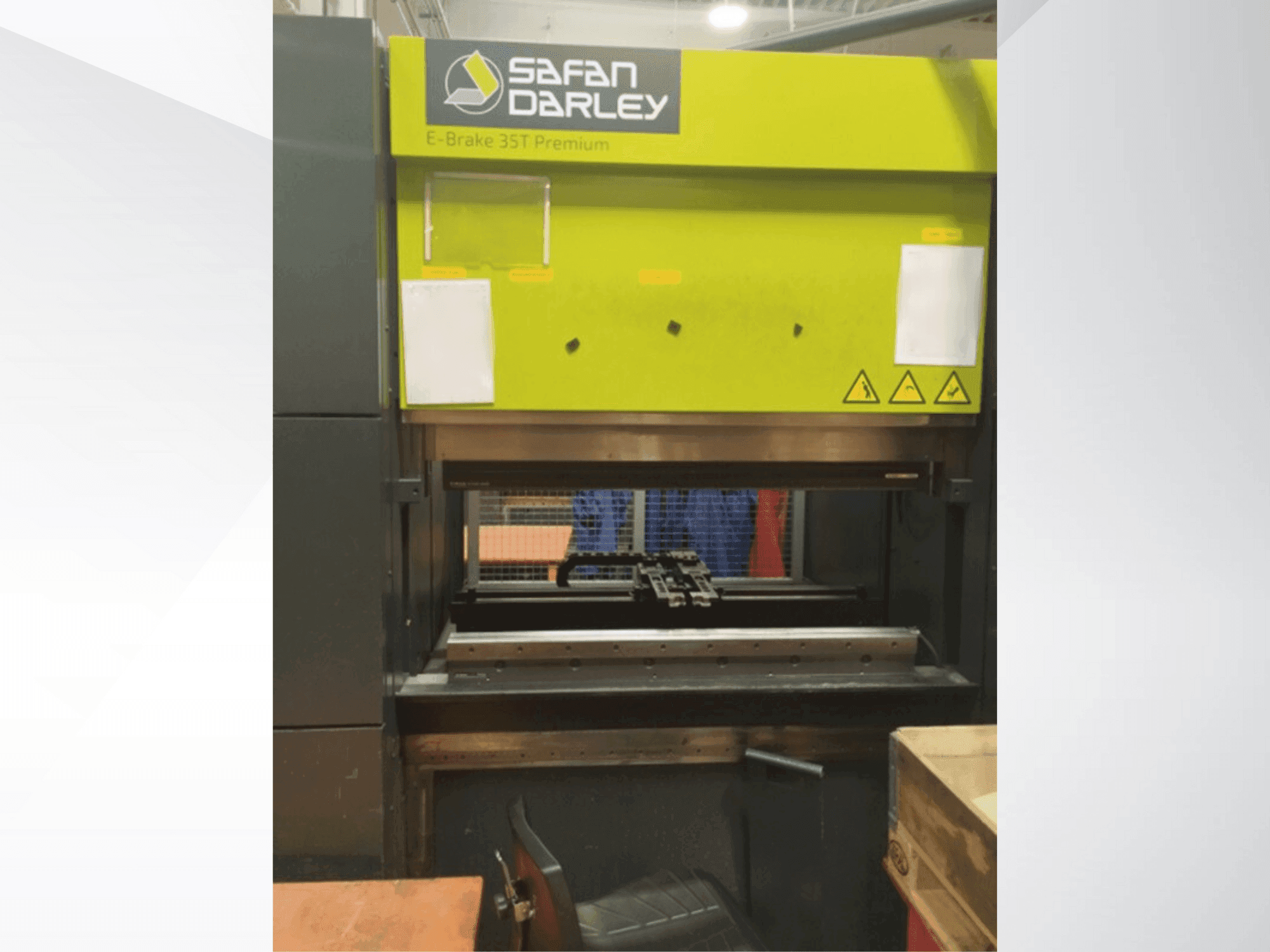 Widok z przodu maszyny Safan SAFAN DARLEY E-brake Premium 35-1250