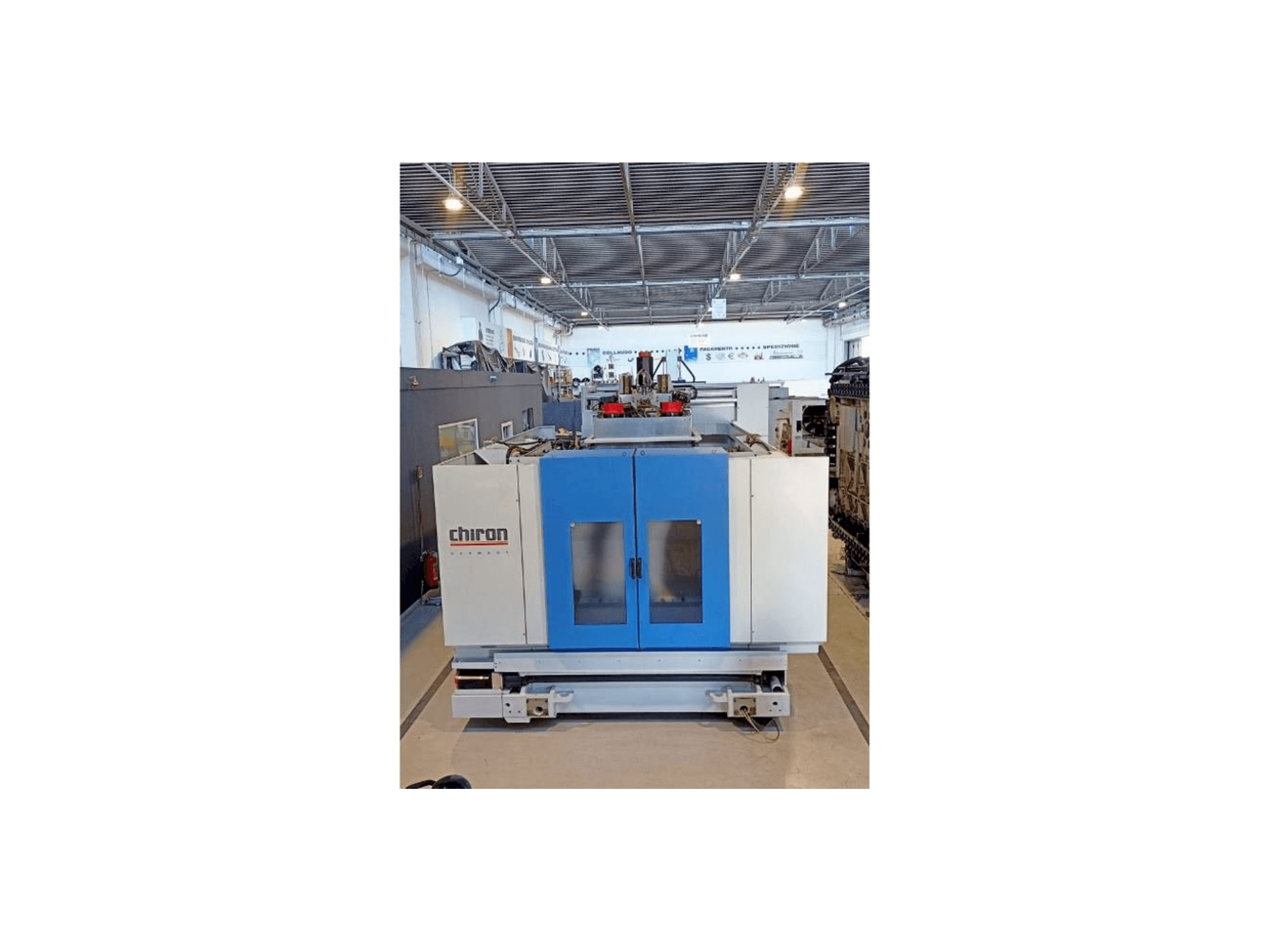 Widok z przodu maszyny CHIRON DZ24 WM HS