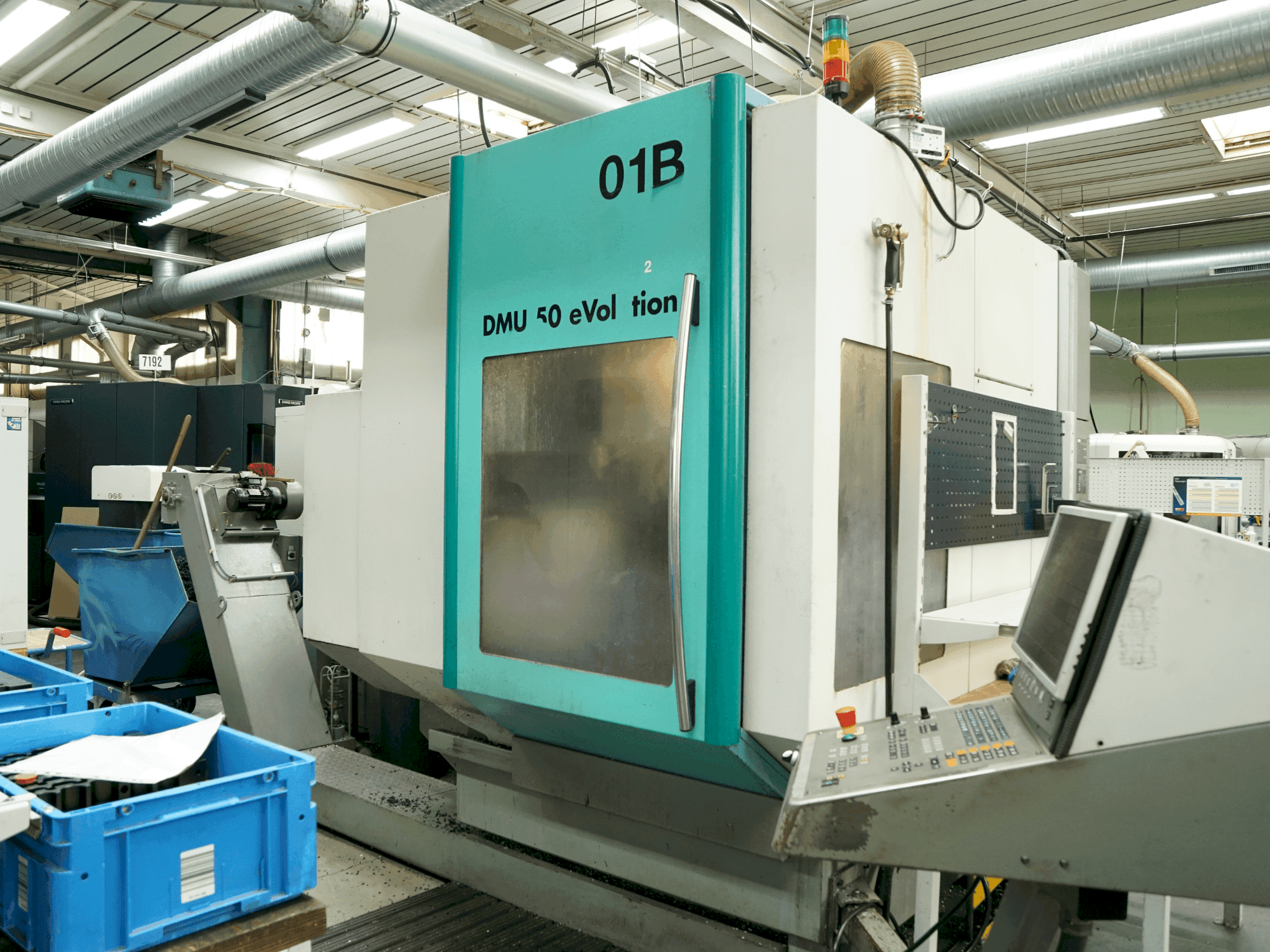 Widok z przodu maszyny DECKEL MAHO DMU 50 Evolution (2000)