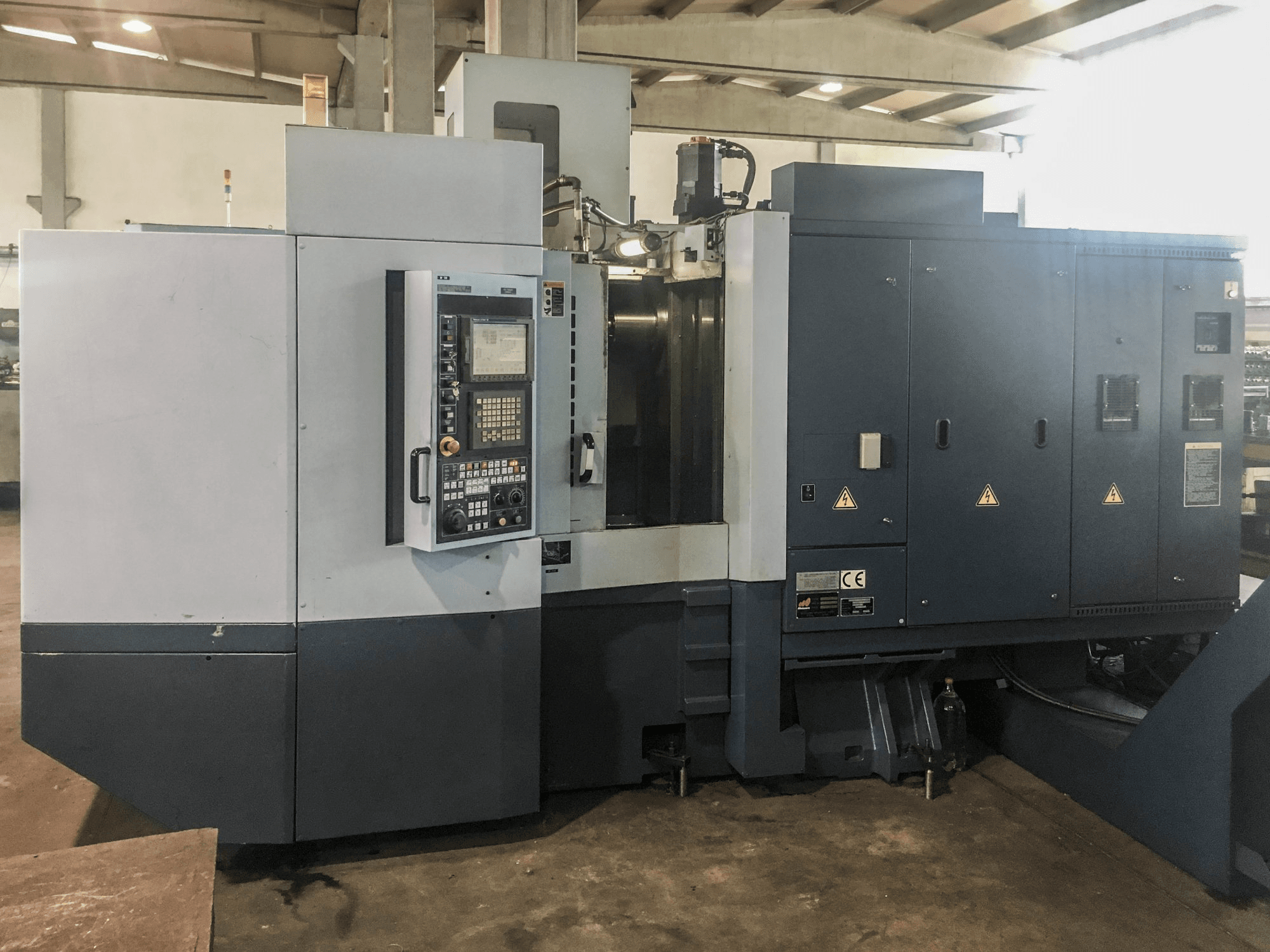 Widok z przodu maszyny Matsuura H.PLUS-405