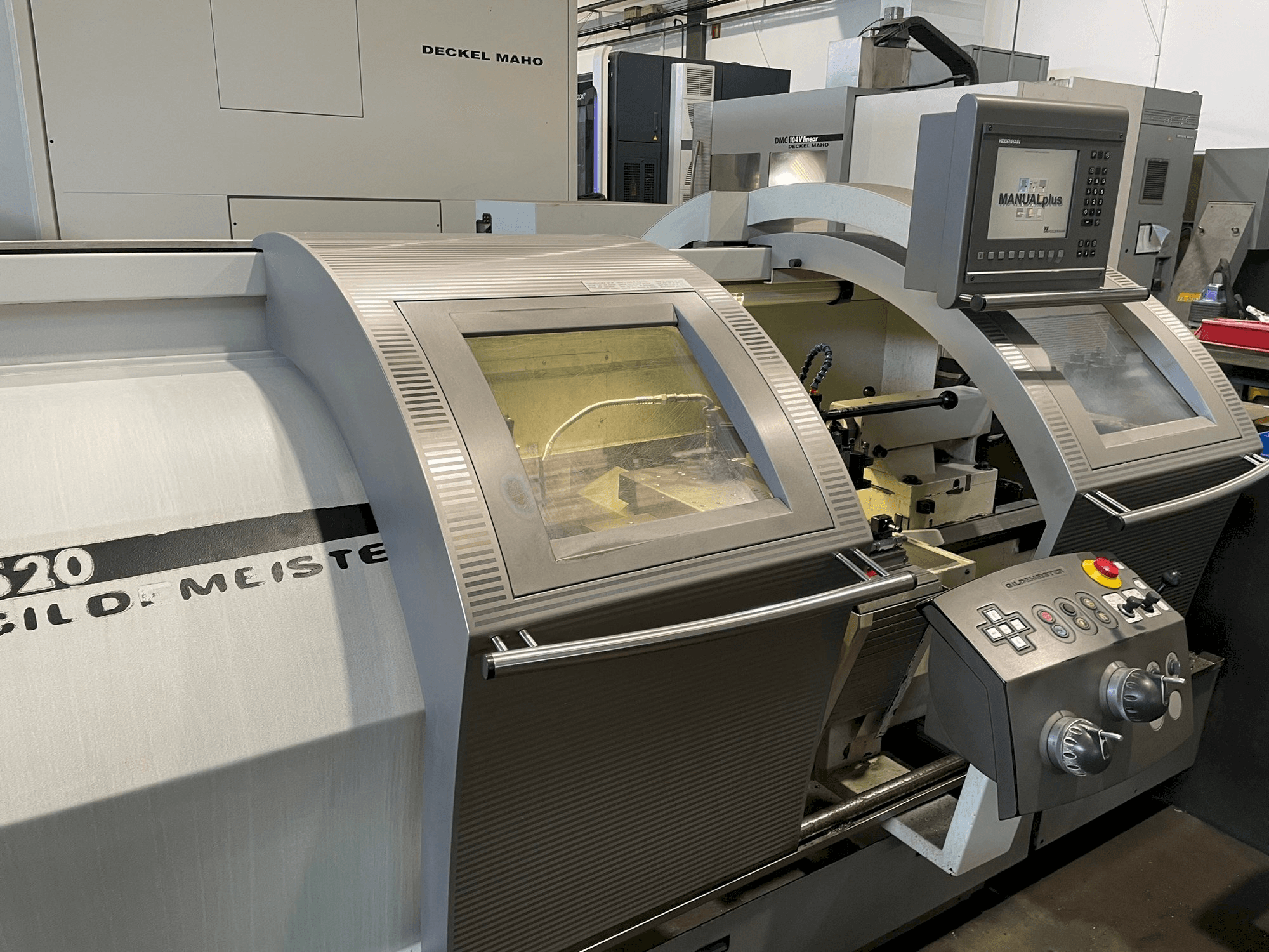 Widok z przodu maszyny Gildemeister NEF 520