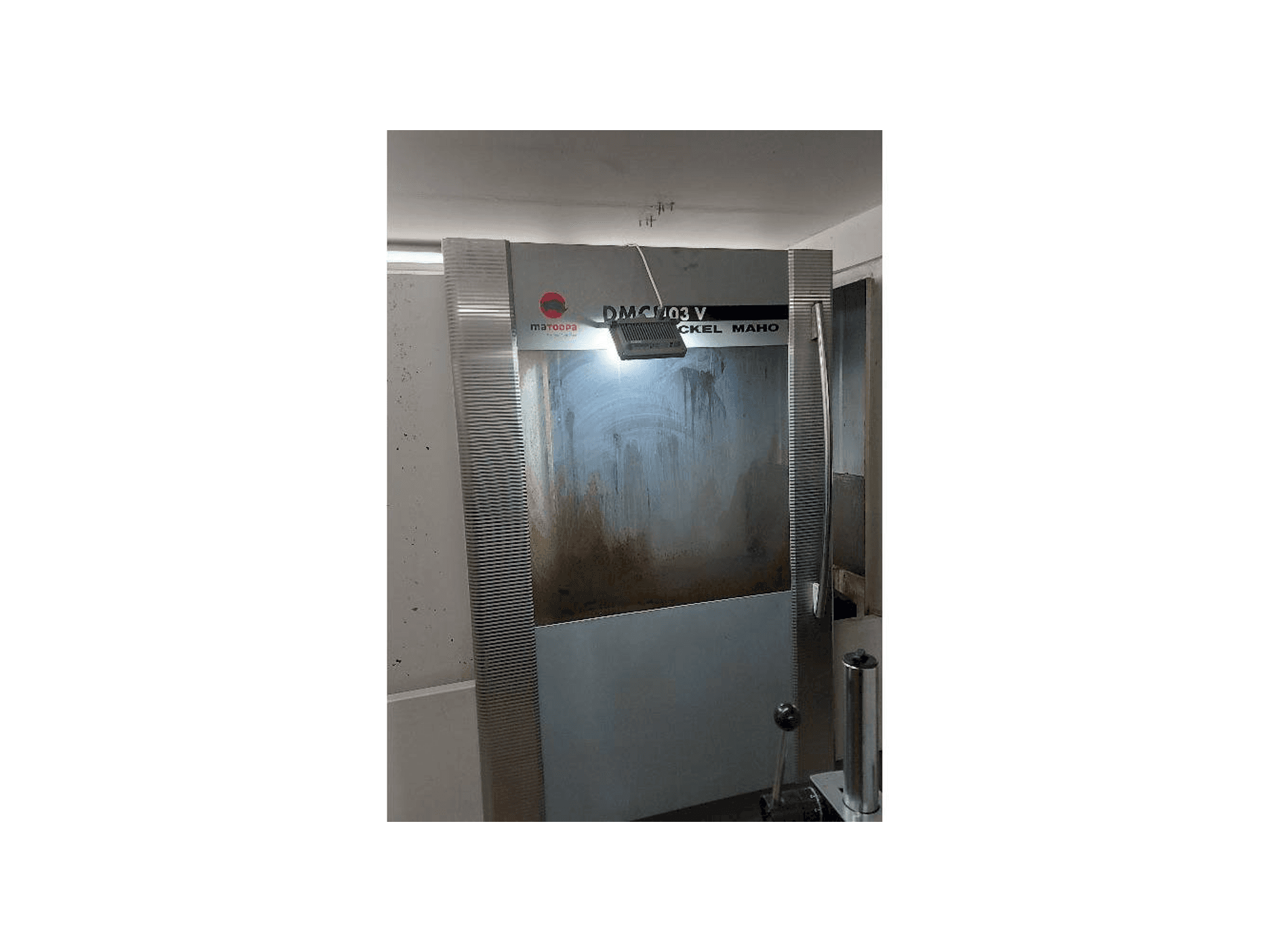 Widok z przodu maszyny DMG DMC 103 V