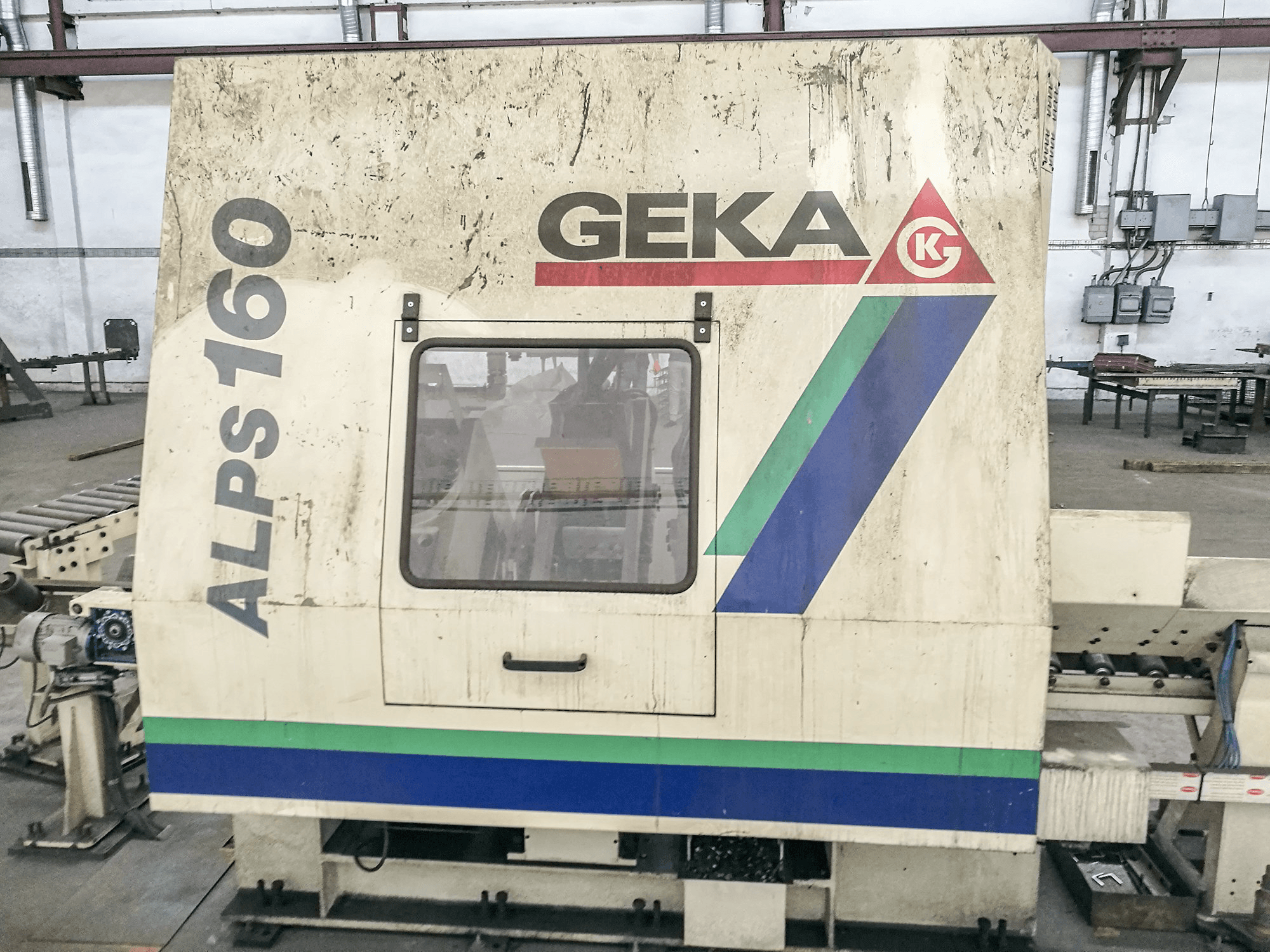 Widok z przodu maszyny GEKA ALPS-150