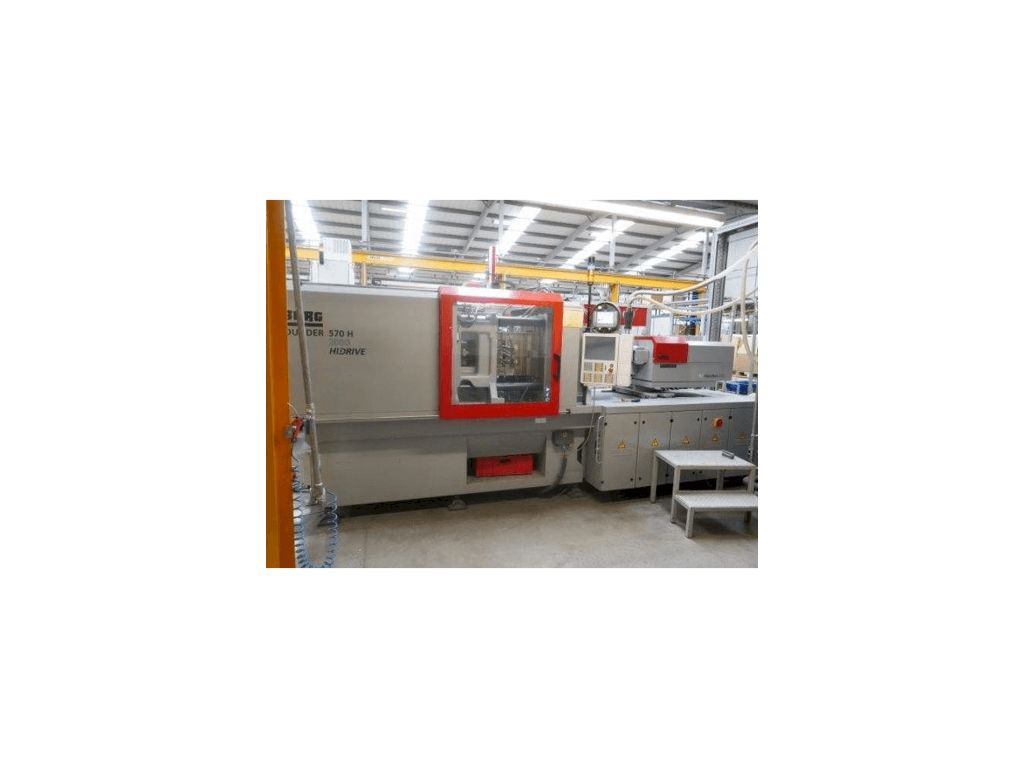Widok z przodu maszyny Arburg Allrounder 570H 2000-800