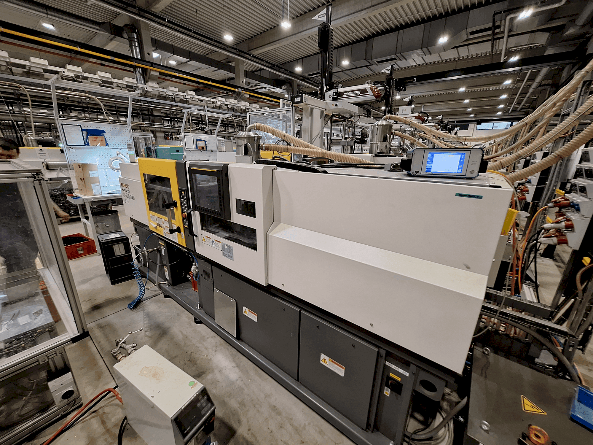 Widok z przodu maszyny FANUC Roboshot S50iA