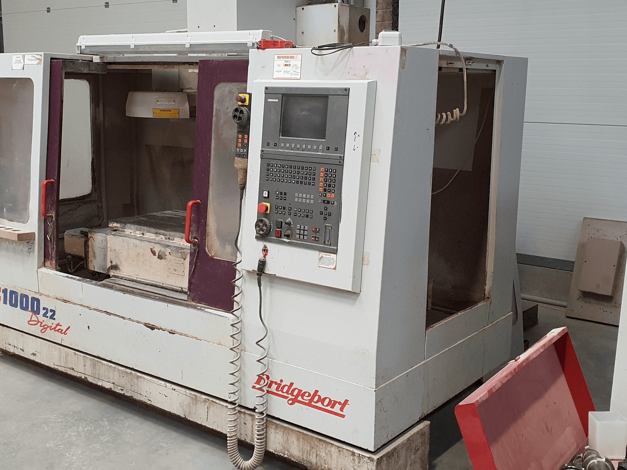 Widok z przodu maszyny Bridgeport VMC 1000/22