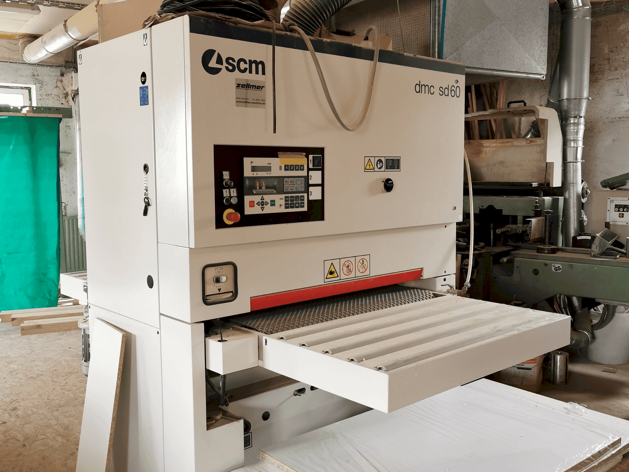 Widok z przodu maszyny SCM DMC sd60