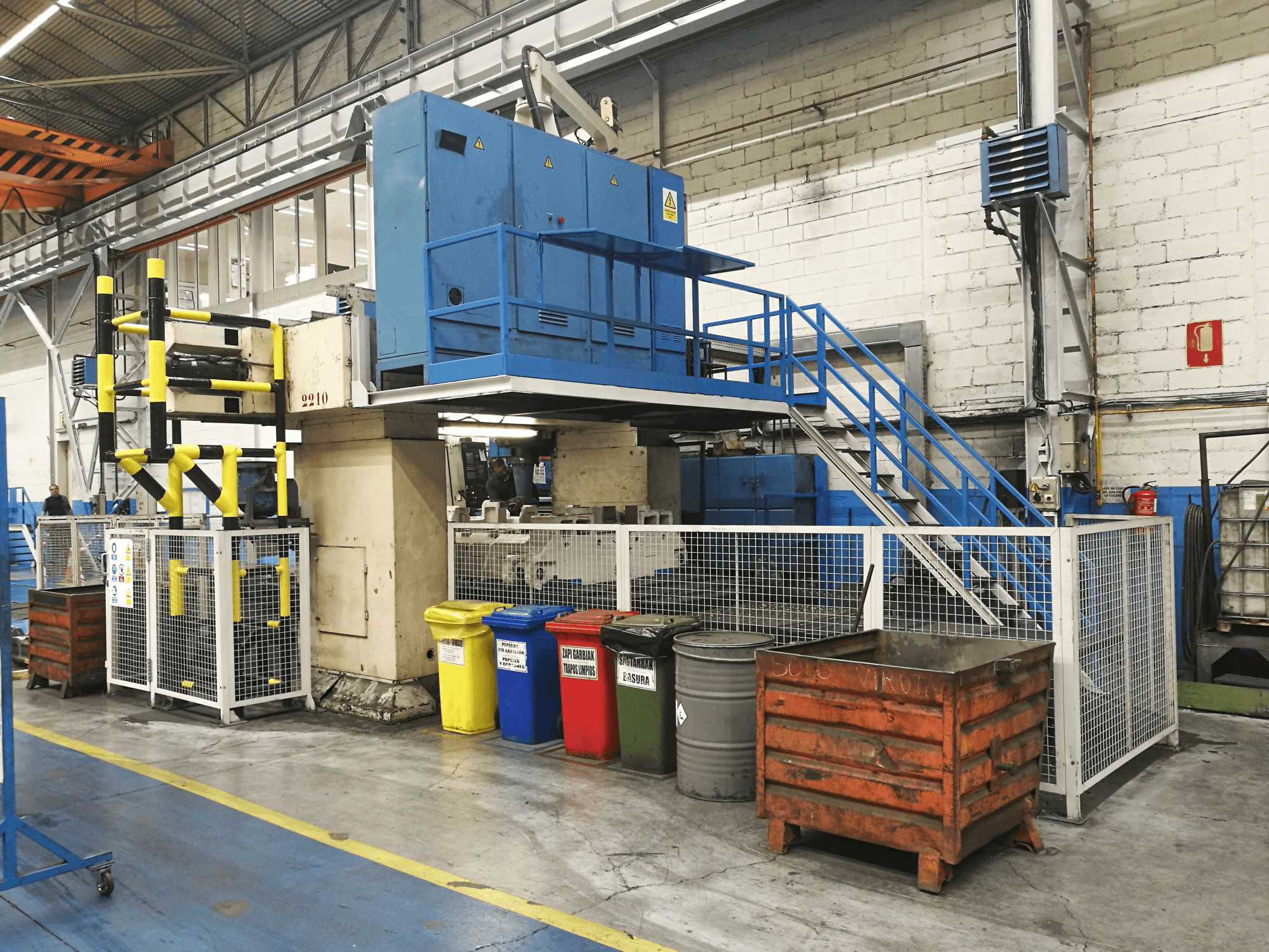 Widok z lewej maszyny DYE FPF-2-C-N/C