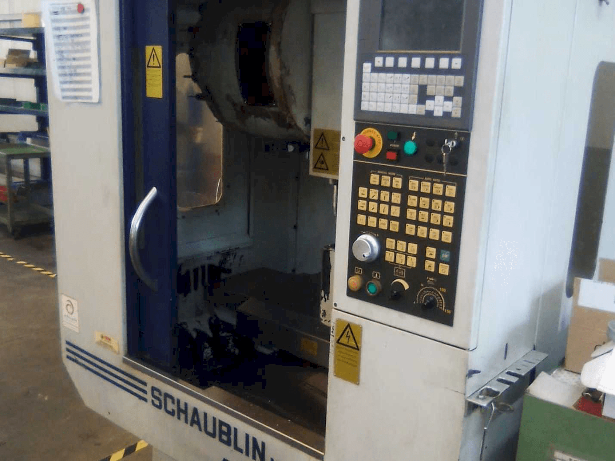 Widok z przodu maszyny SCHAUBLIN 48V